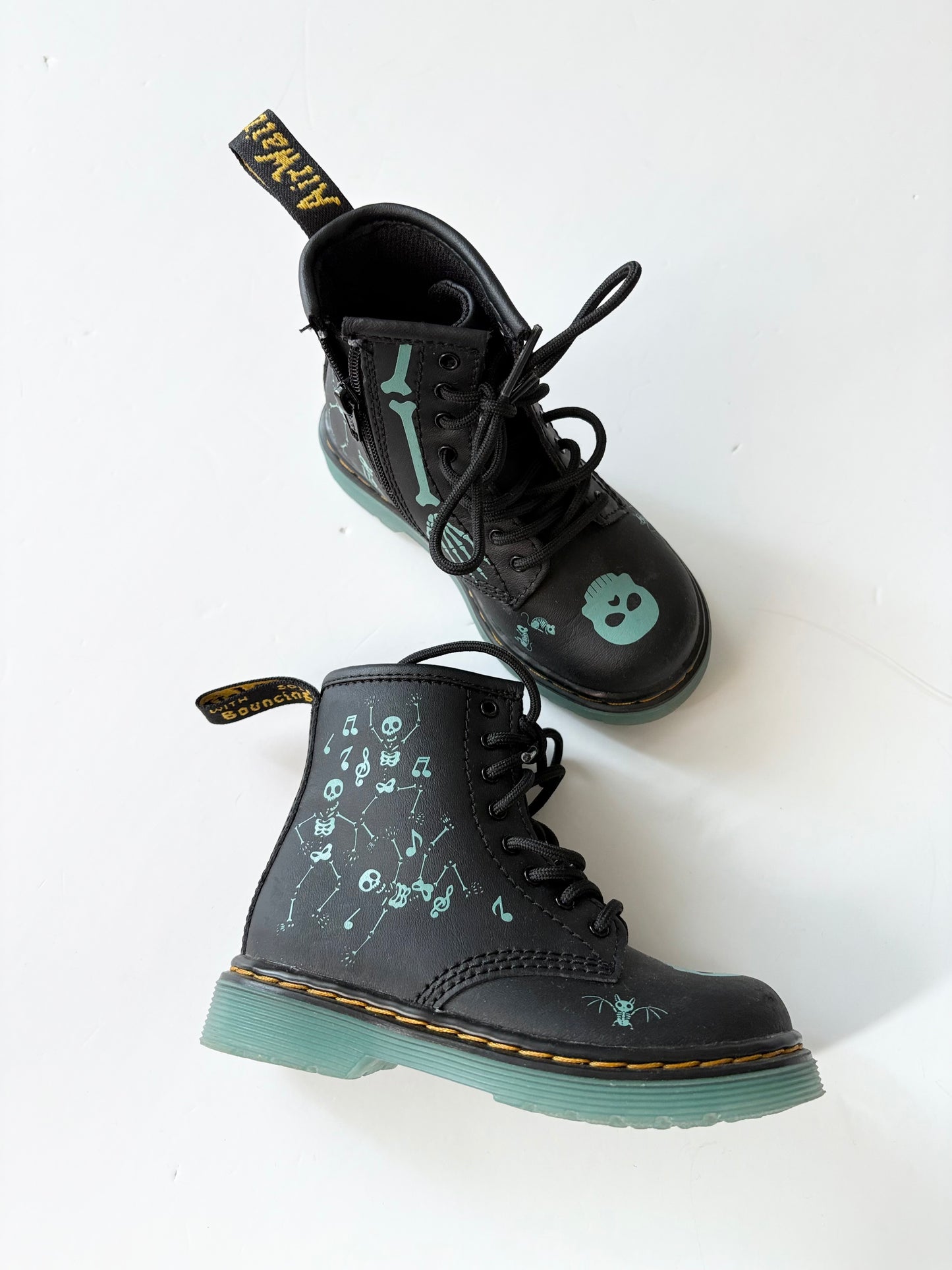 Dr.Martens glow in the dark skeletton leather boots US8