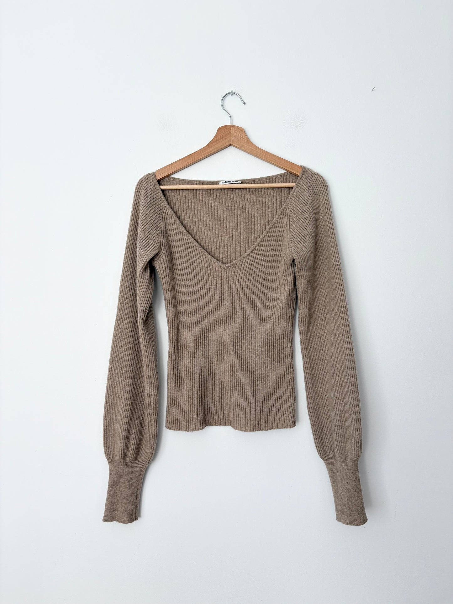 Reformation Hart V neck cashmere jumper Medium