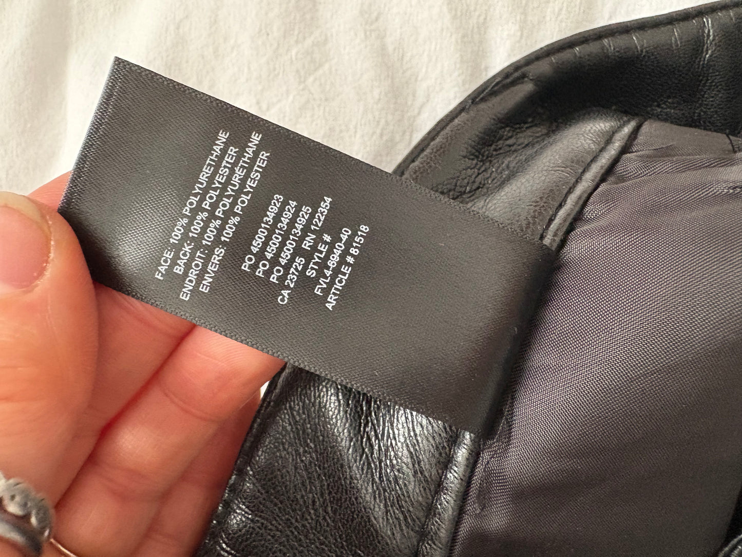 Pantalon court Melina en similicuir Wilfred W28