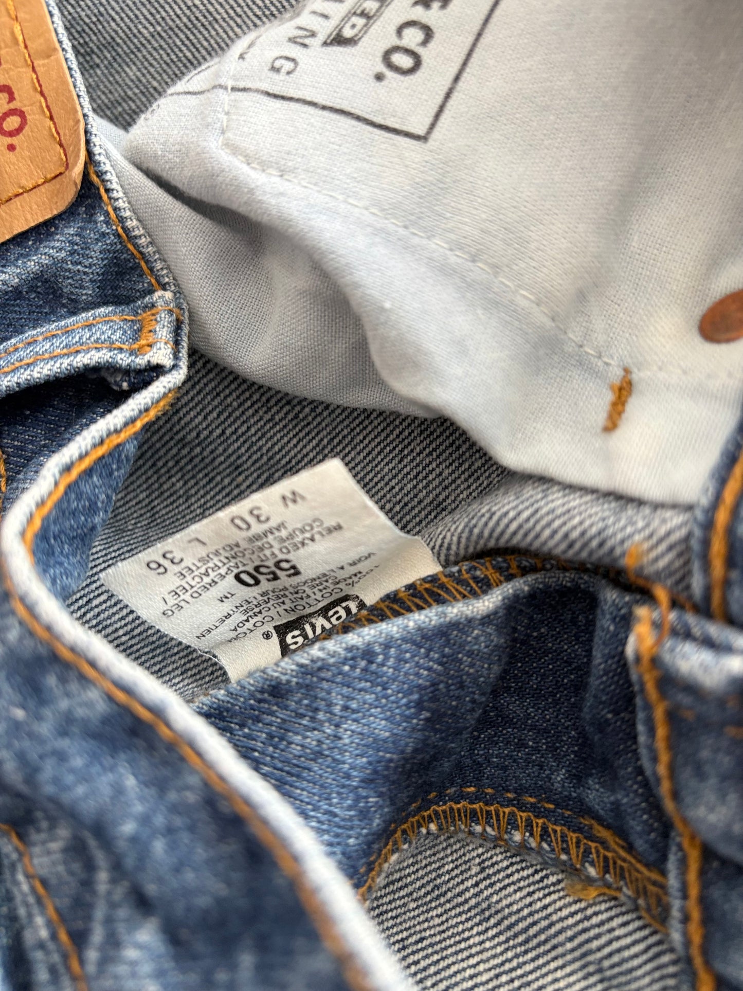 Vintage Levis 550 straight leg jeans W28