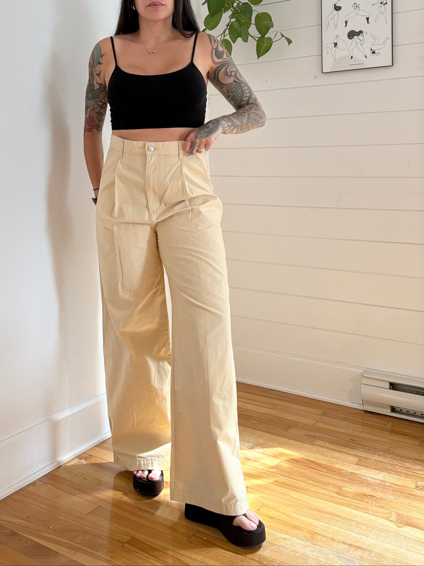 Levis high loose wide leg pants W29