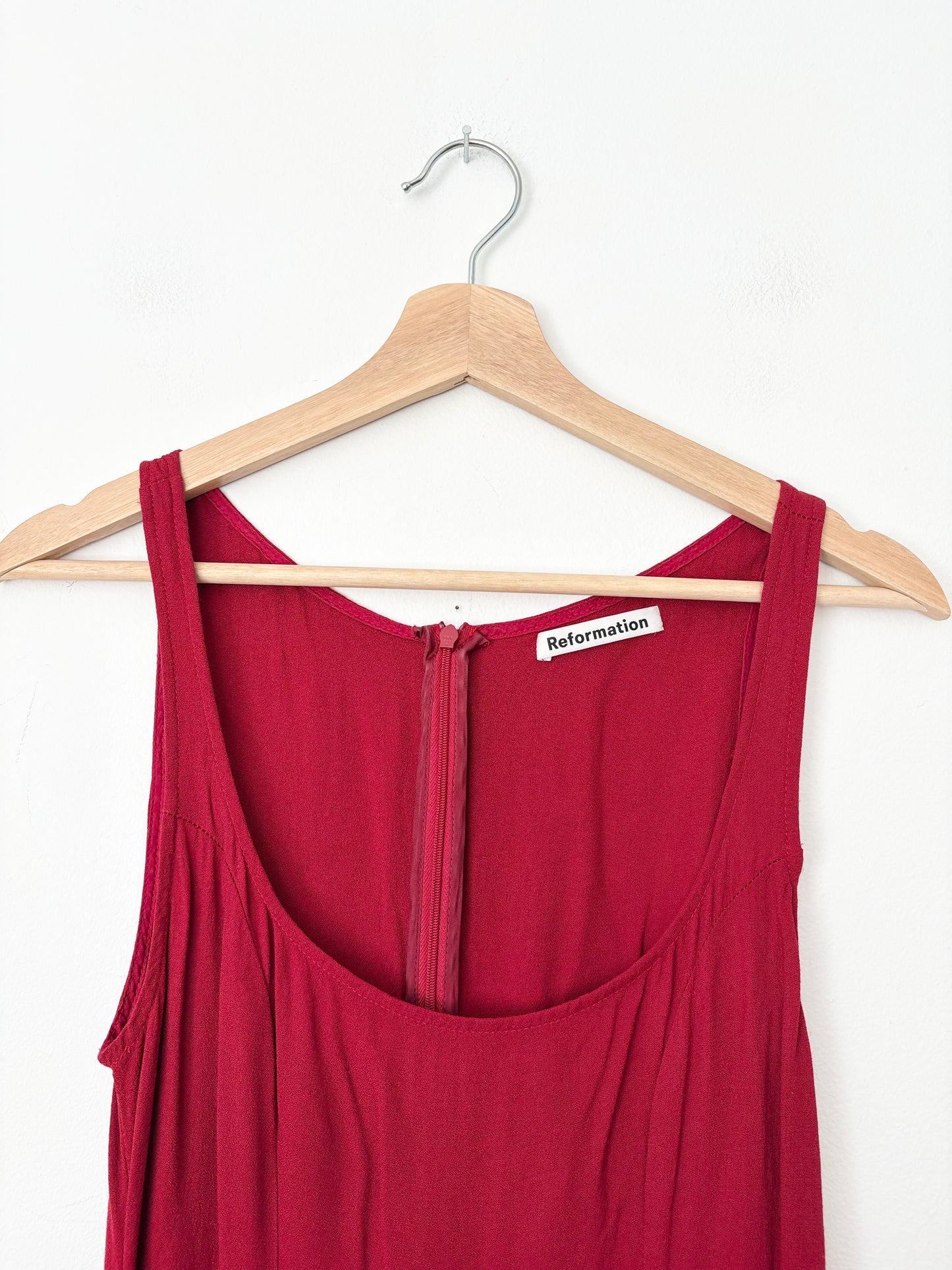 Reformation berry crêpe midi dress Small