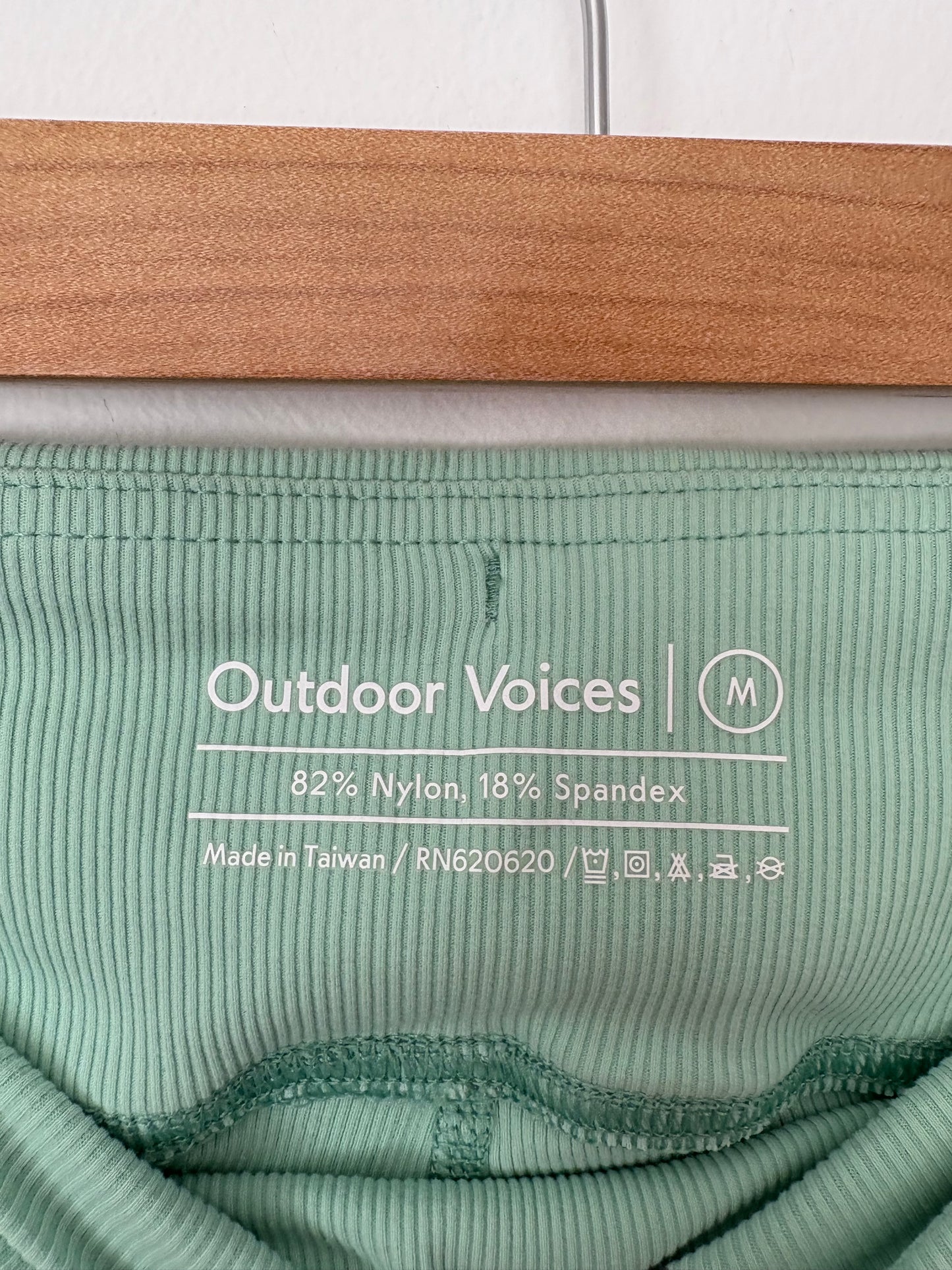 Outdoor voices superform rib flare pants Medium