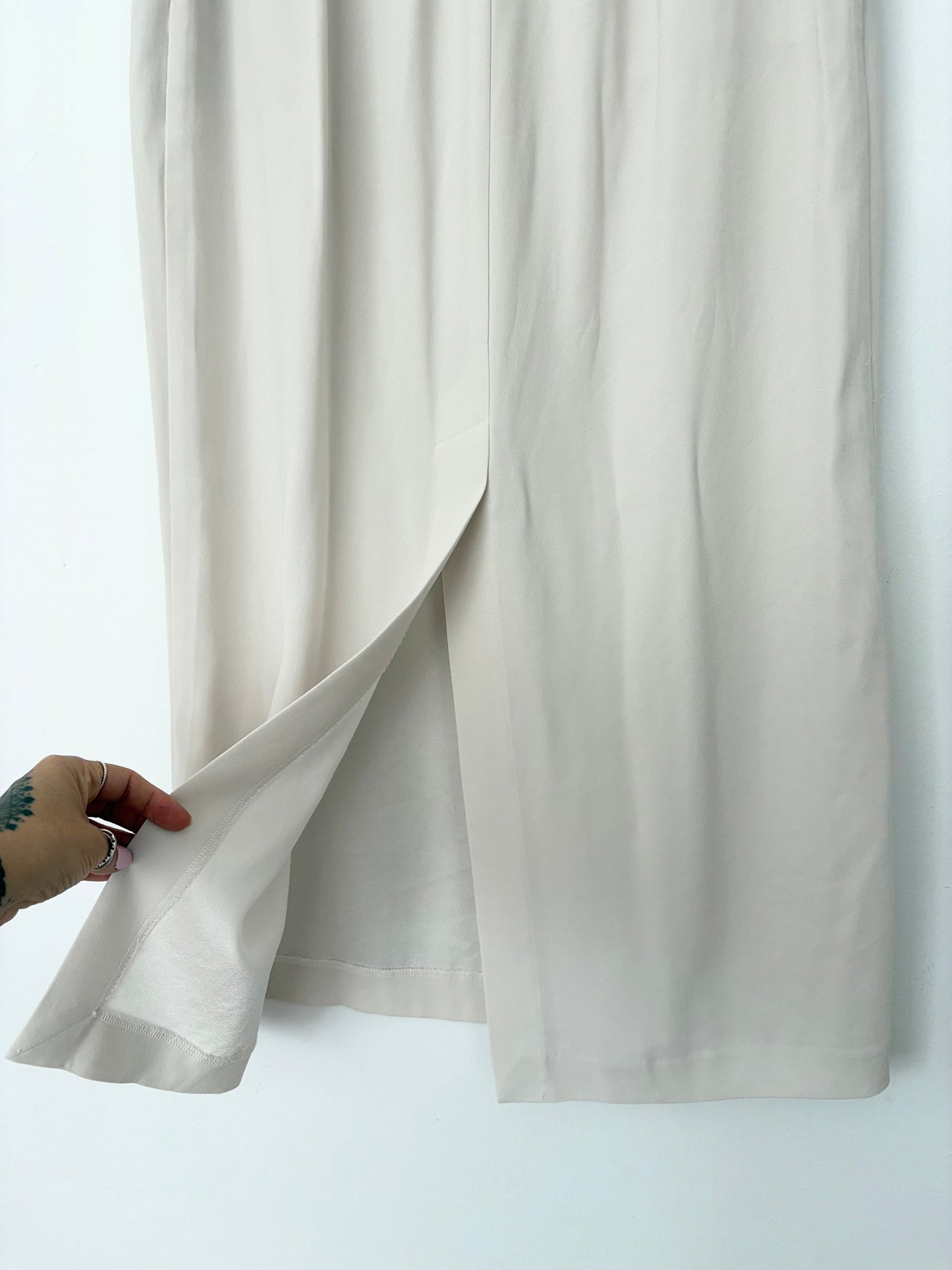 Babaton Immaculate mid rise crepe skirt S/M