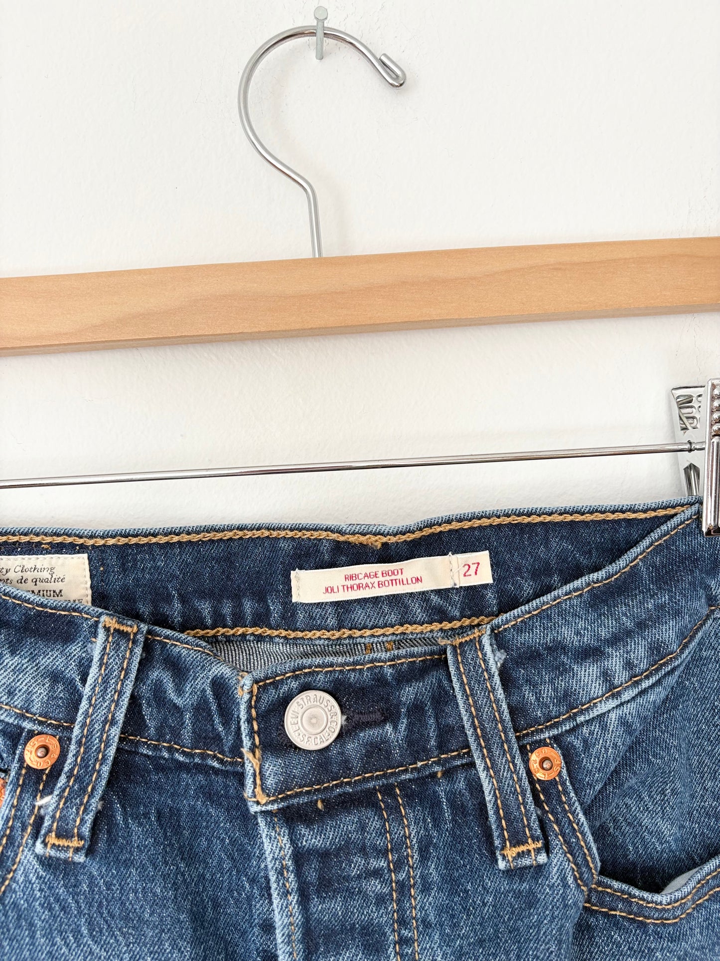 Levis ribcage bootcut jeans W27