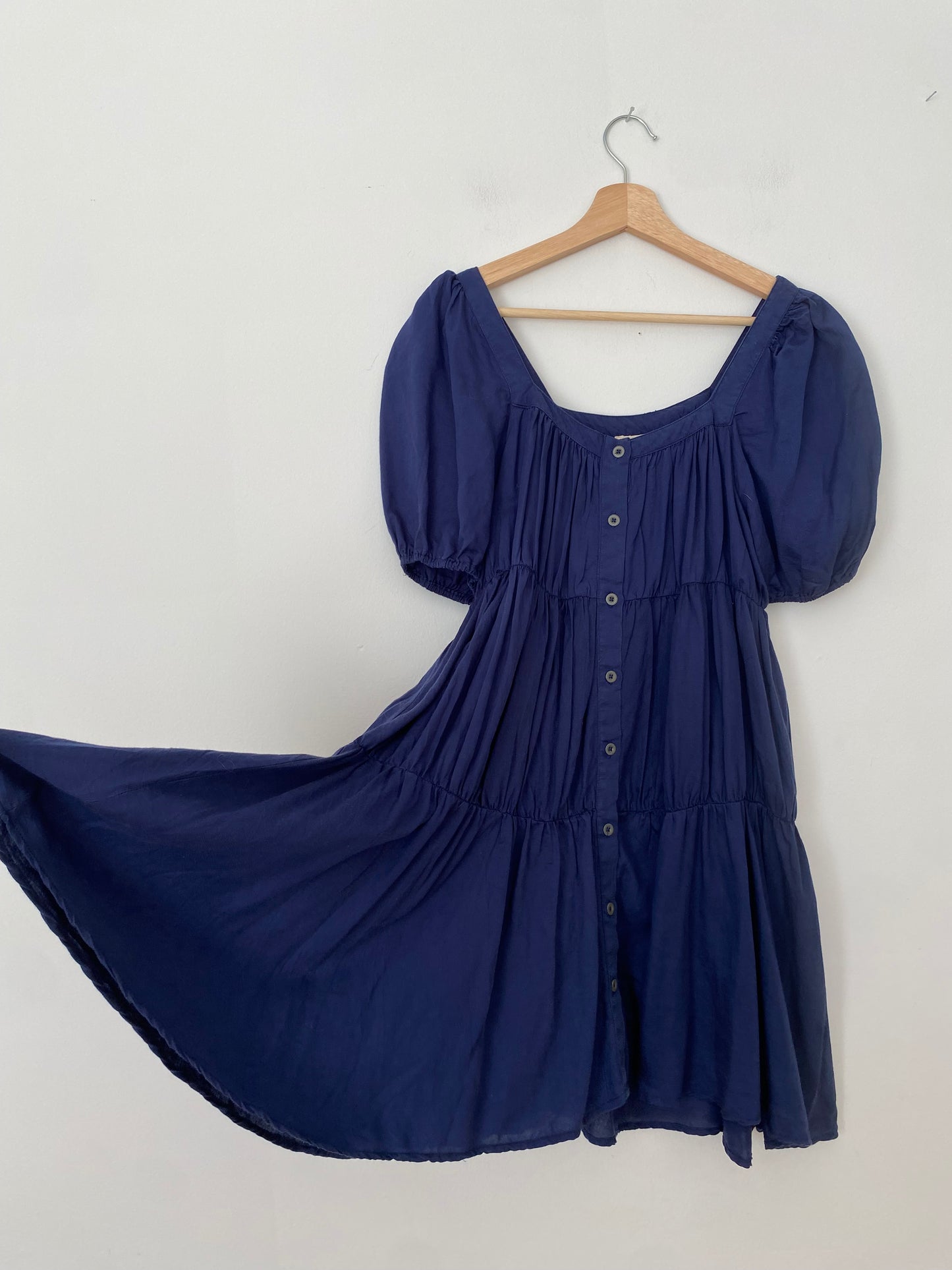 Elan puff sleeve tiered dress Small