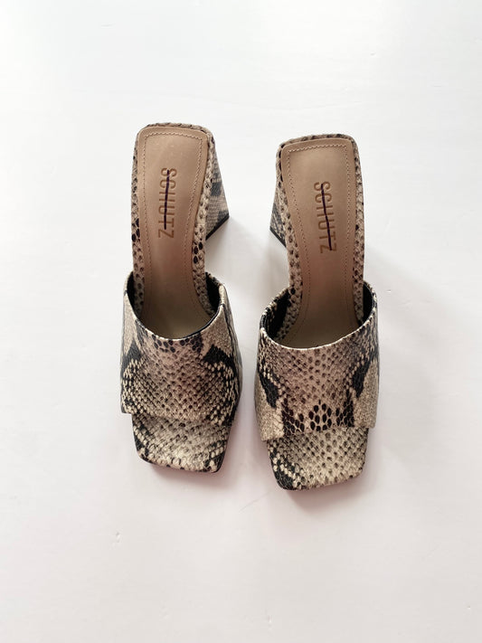 Sandales Schutz Lisa en cuir gaufré serpent US5.5