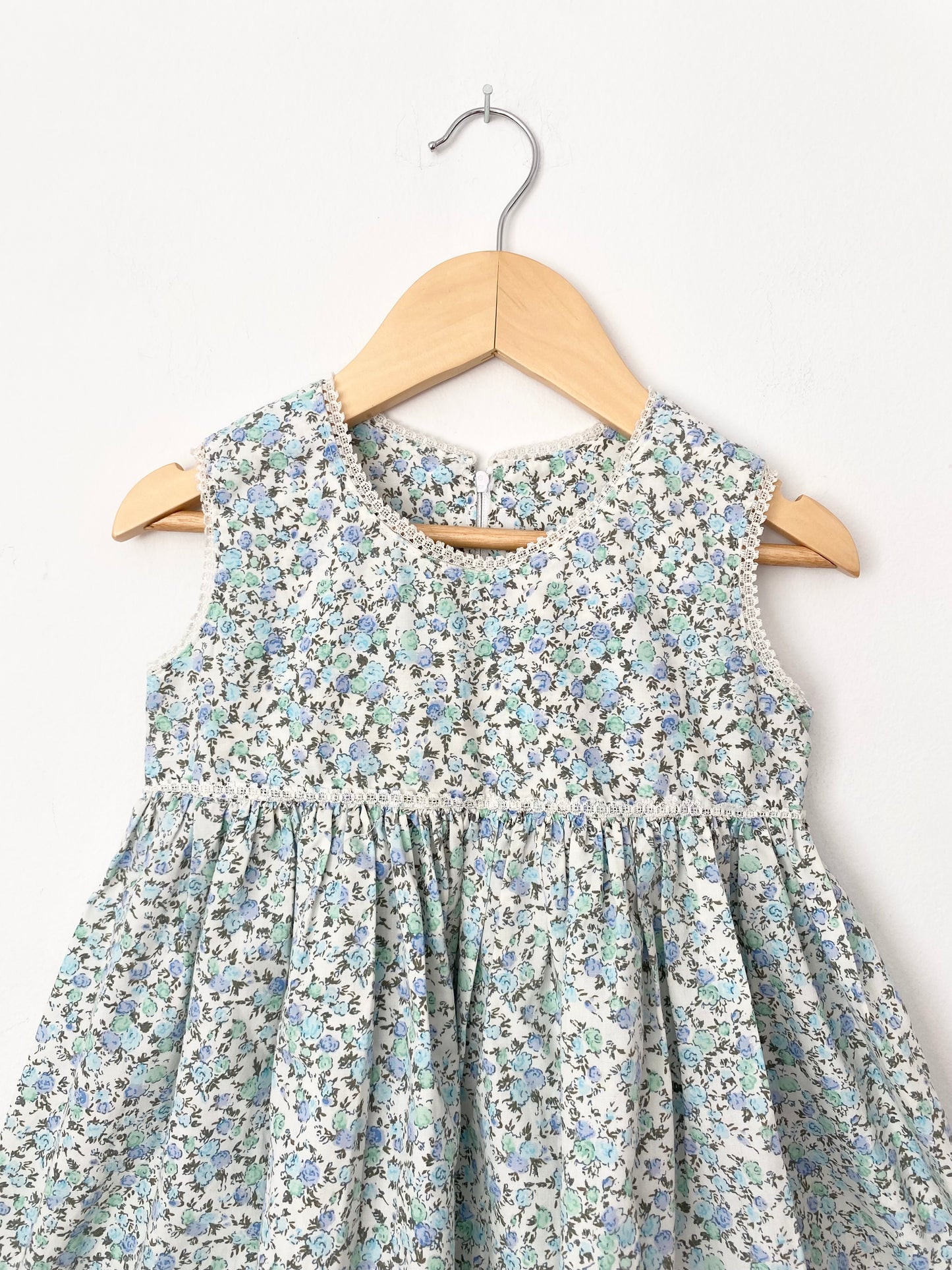Robe fleurie faite main 3/4