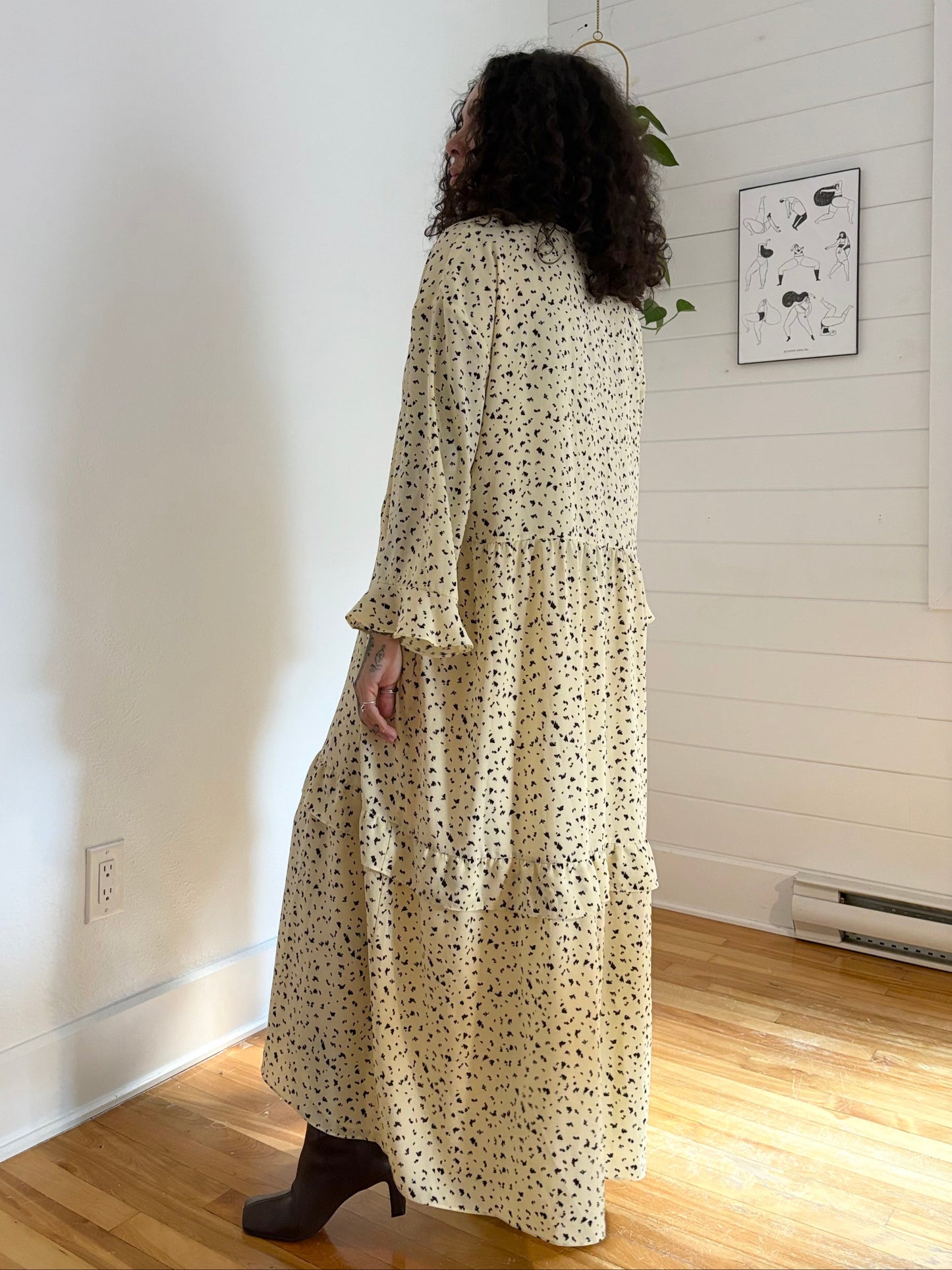 Aritzia Little moon spritz dress Large