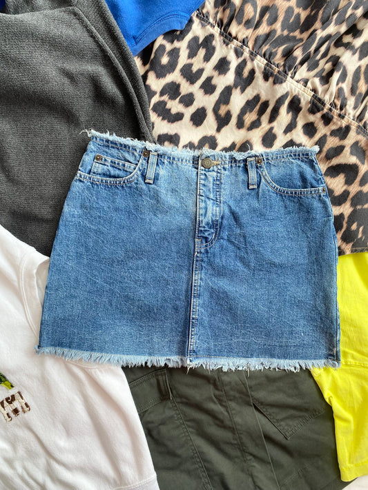 Mini-jupe en jean vintage à ourlet effiloché Cobra W26-28