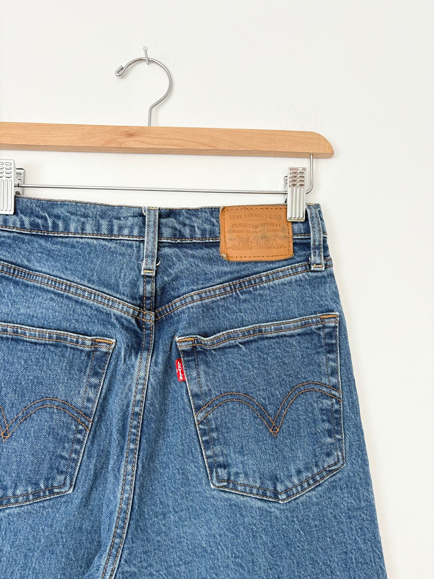 Levis ribcage straight W26