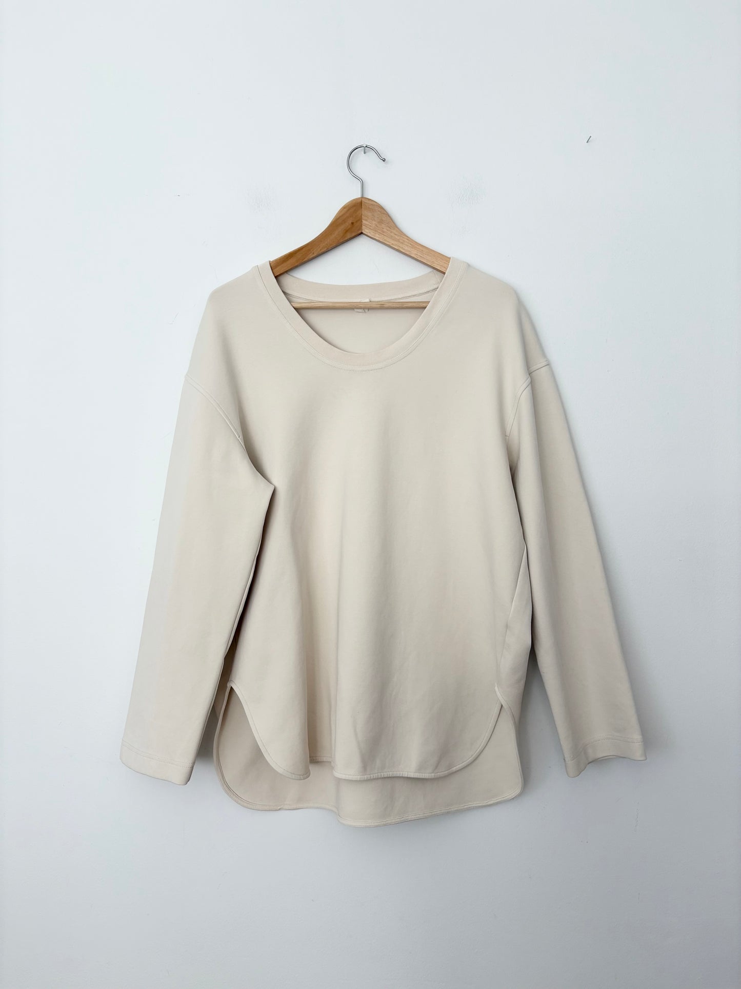 Arket round hemline crewneck sweater M/L