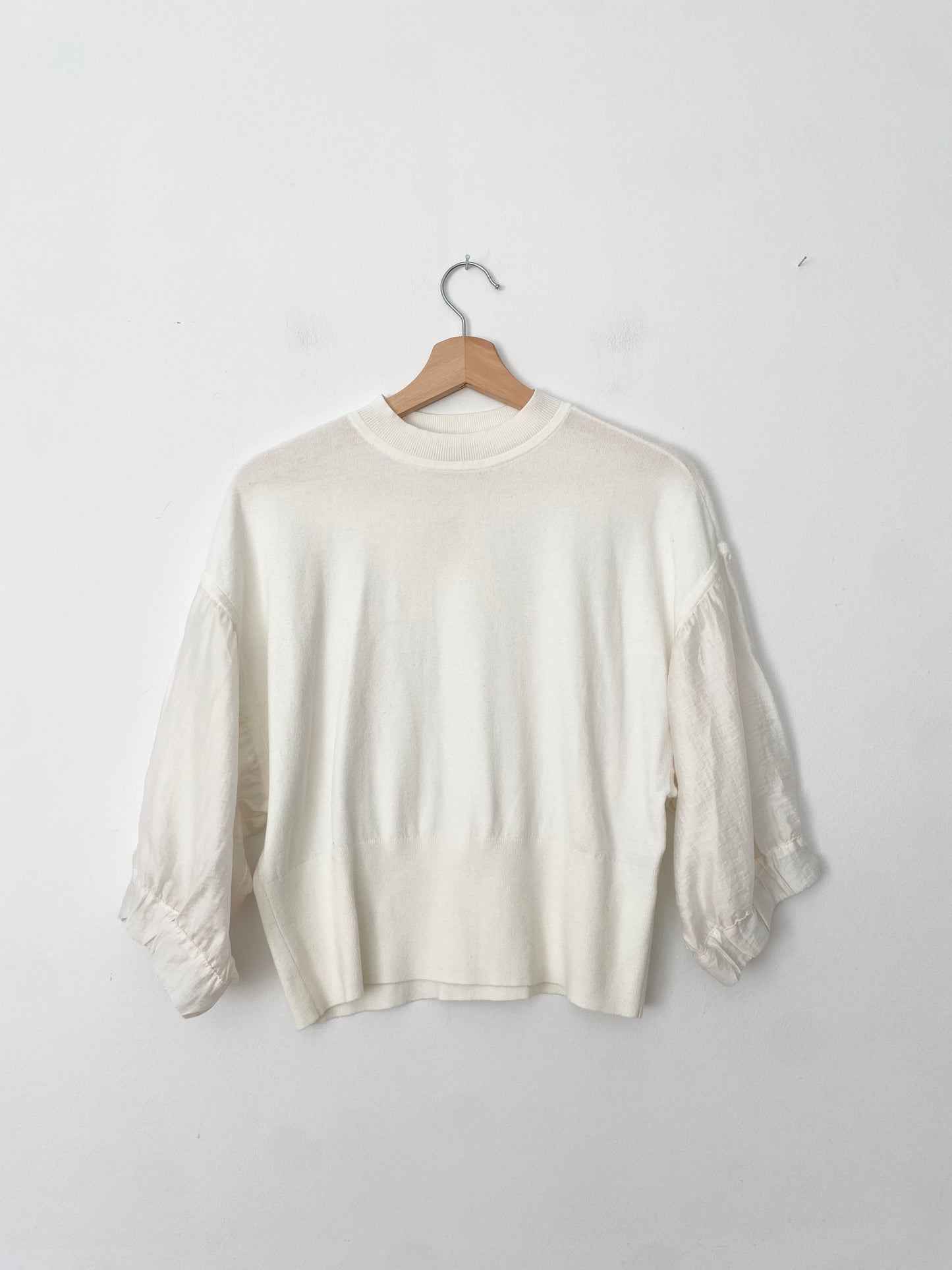 Club Monaco mixed media puff sleeve tee M/L