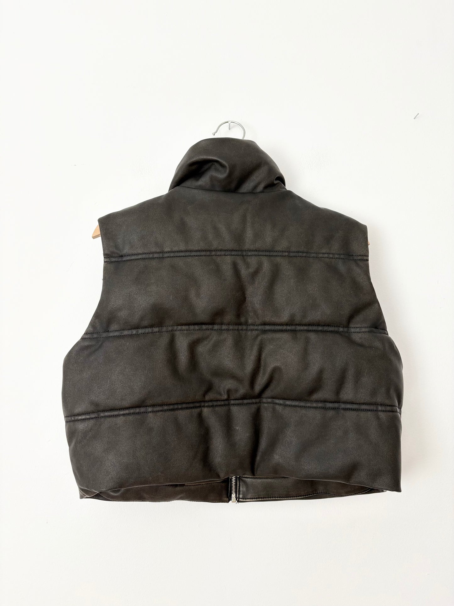Gilet court en similicuir matelassé Zara Medium