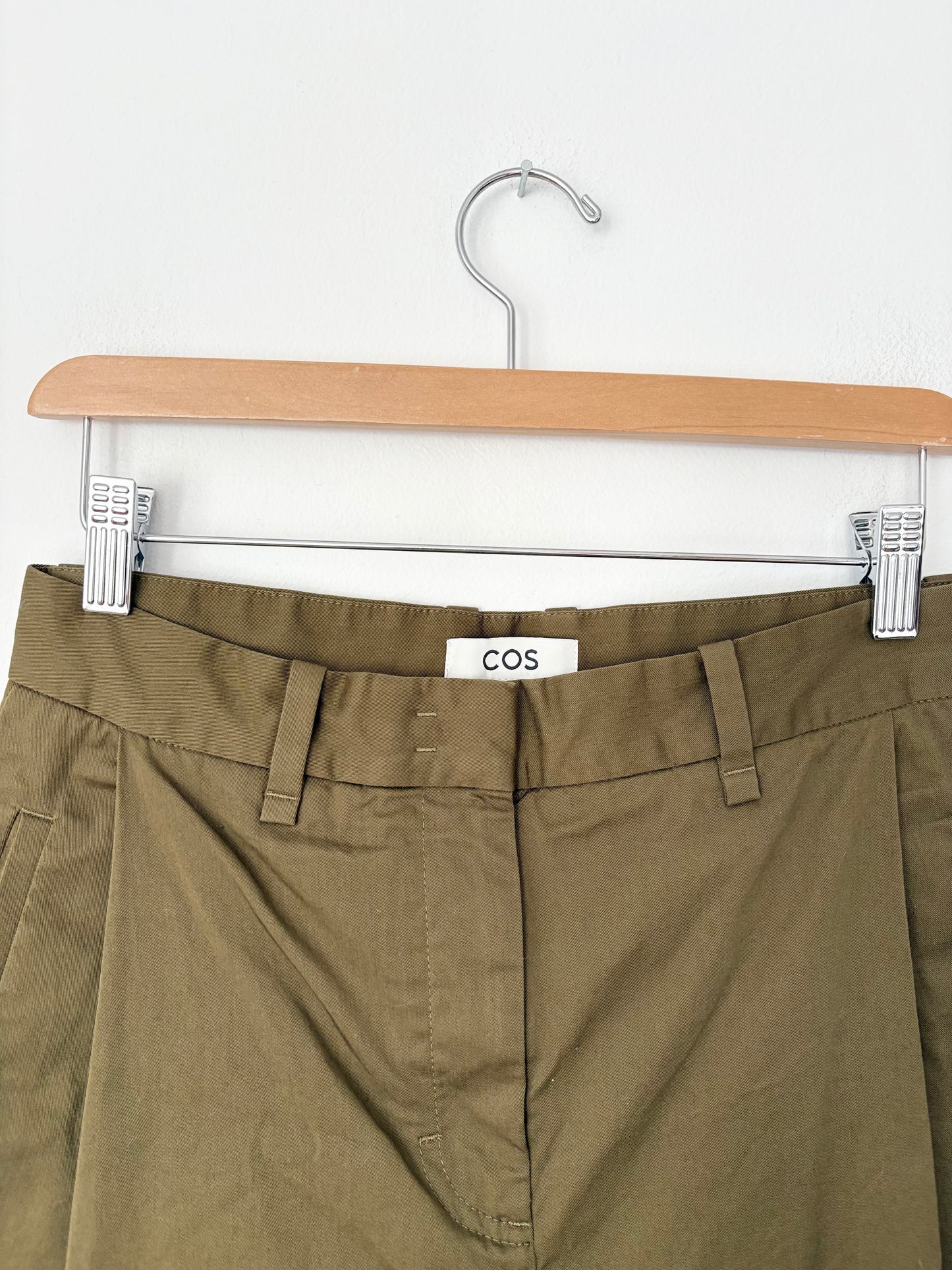 COS barrel leg pleated ankle chinos W27