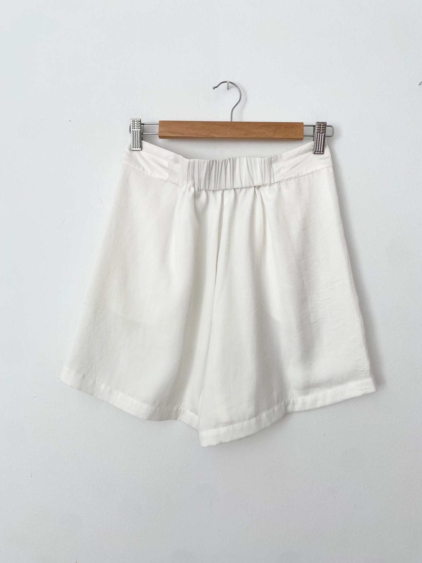 Short à poches plissées Munthe Small