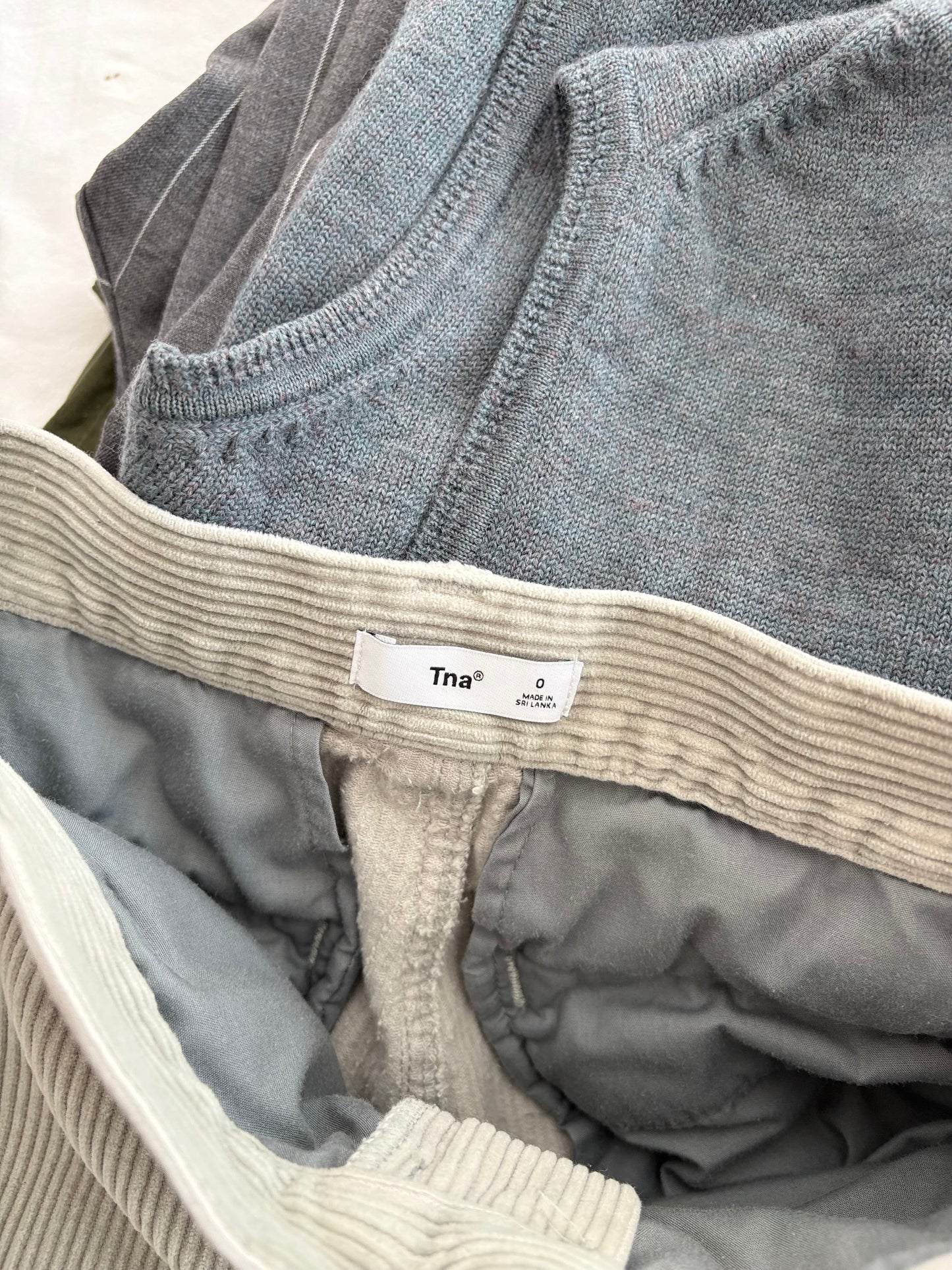 TNA ripcord corduroy pants W25/26