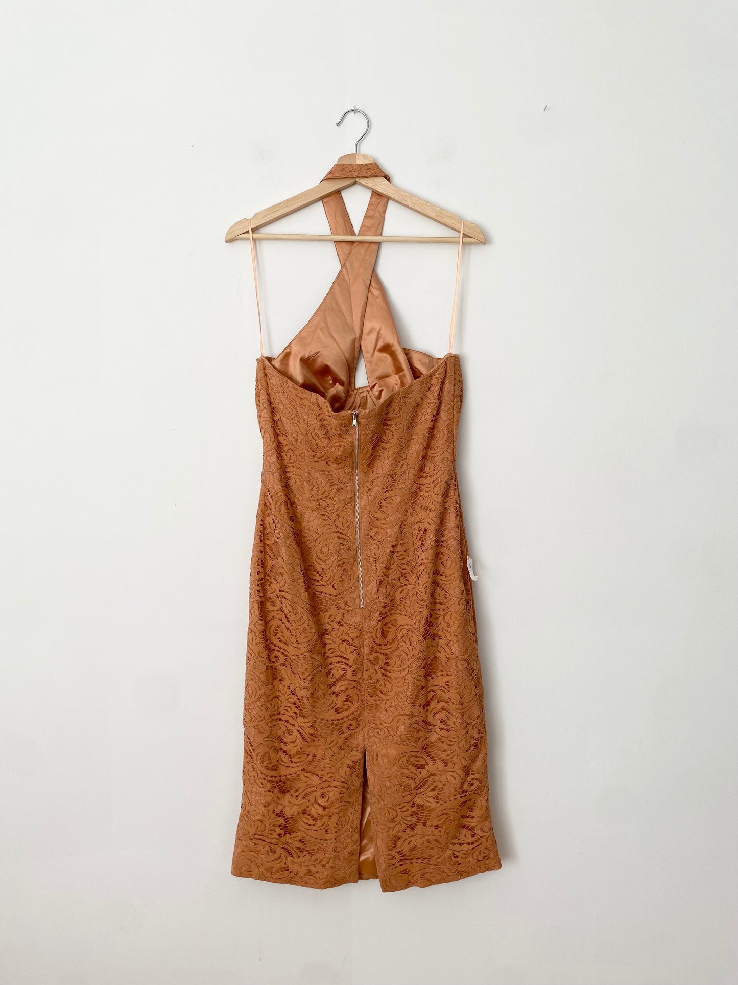 Robe midi croisée en dentelle BARDOT Riviera XL