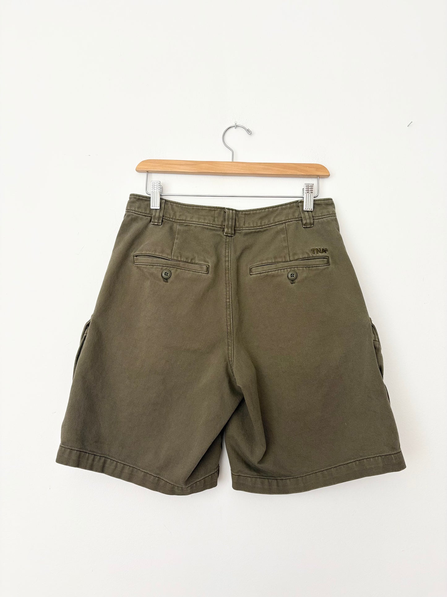 TNA troop cargo shorts W28