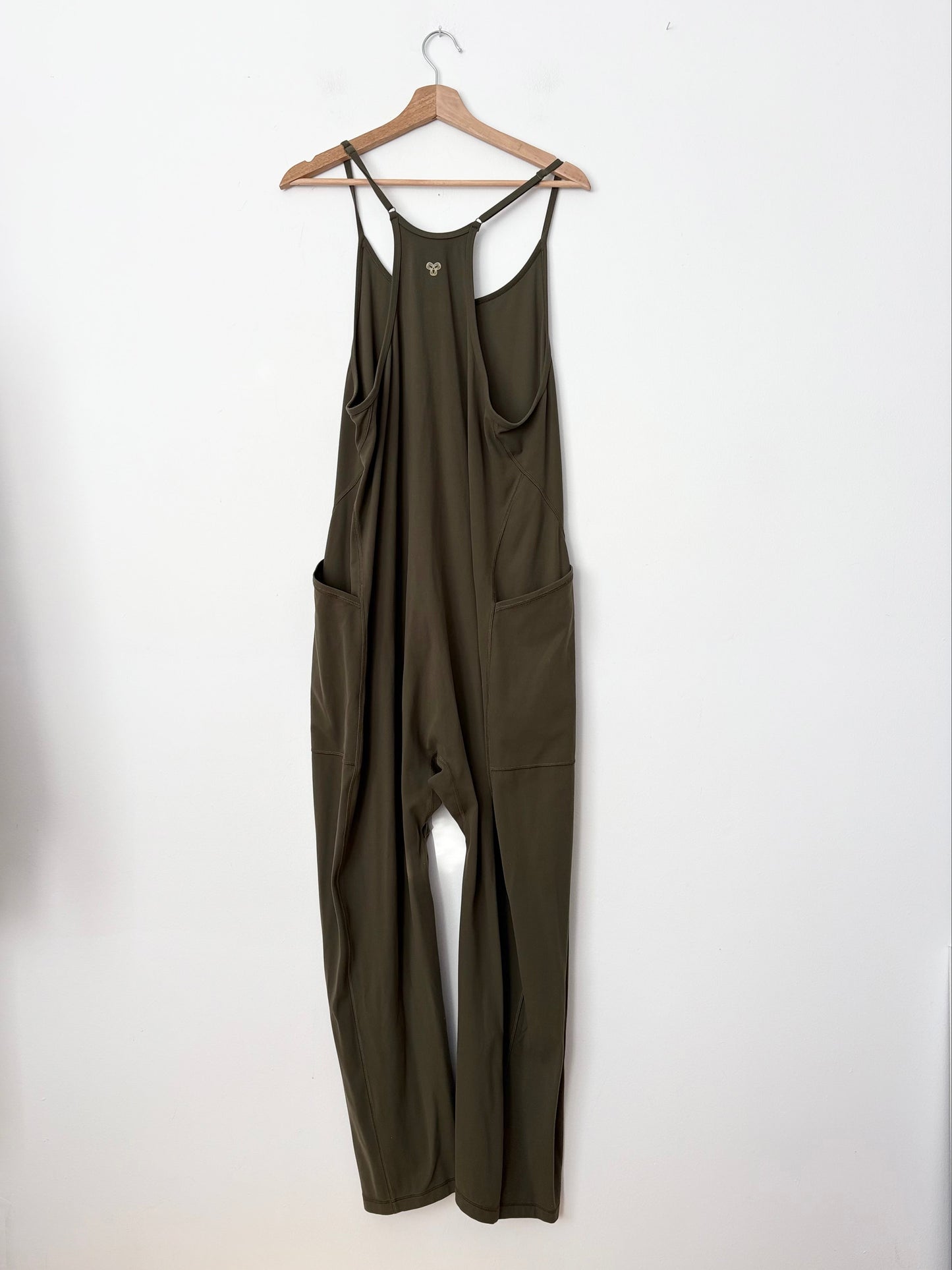 Aritzia golden butter breakaway jumpsuit M/L