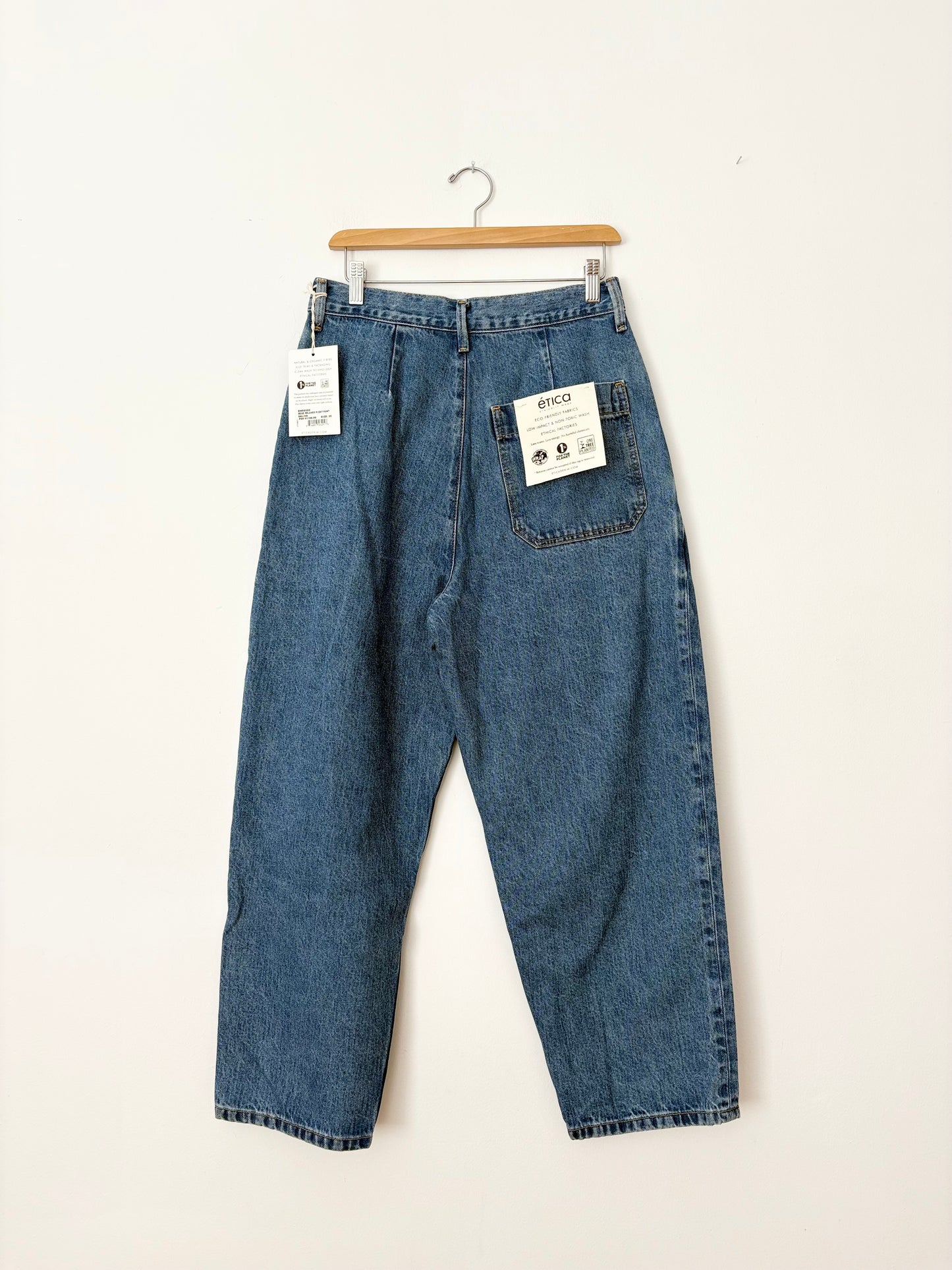 Etica relaxed pleated balloon jeans W28