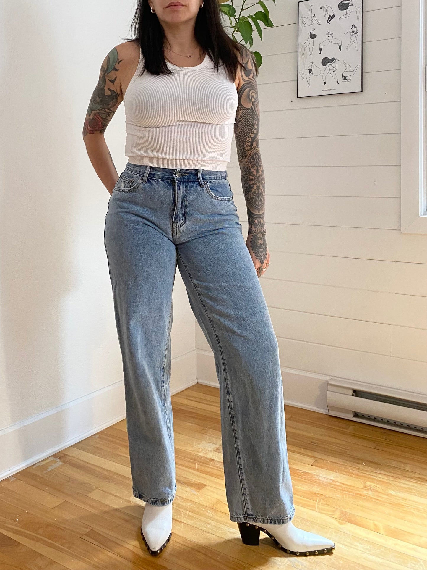 White fox distressed back wide leg jeans W27