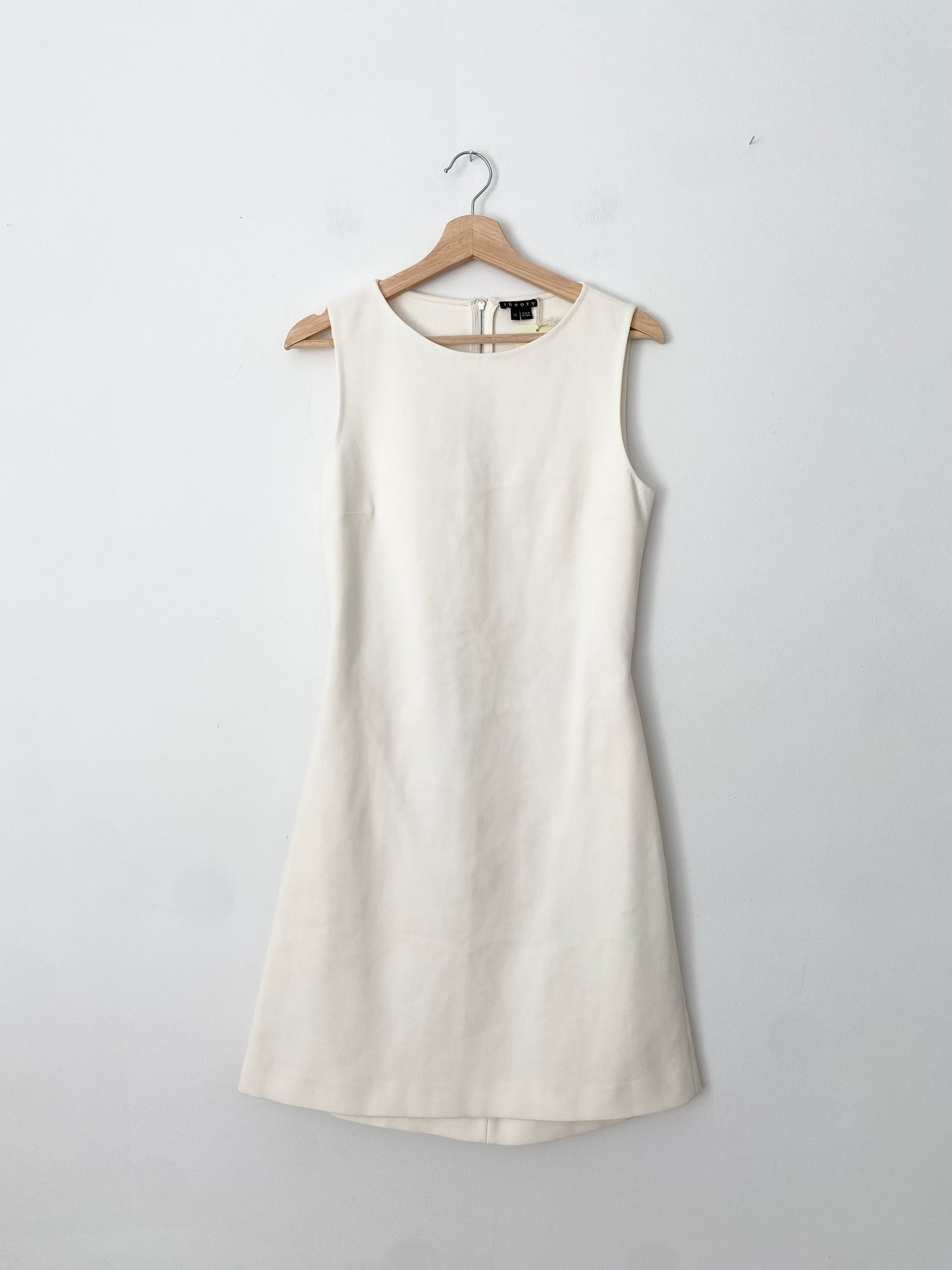 Robe courte droite à découpes dans le dos Theory Emison, grande taille
