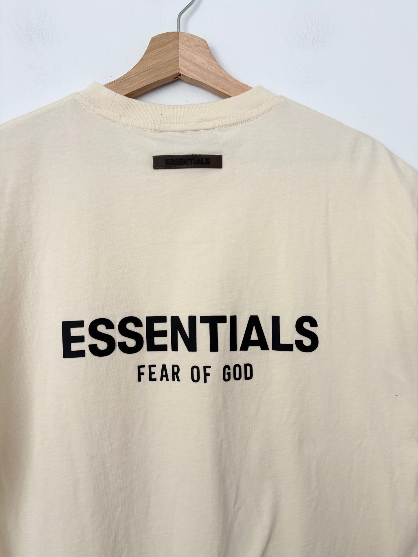 T-shirt Essentials Fear of God avec logo crème au beurre, tailles XS-M