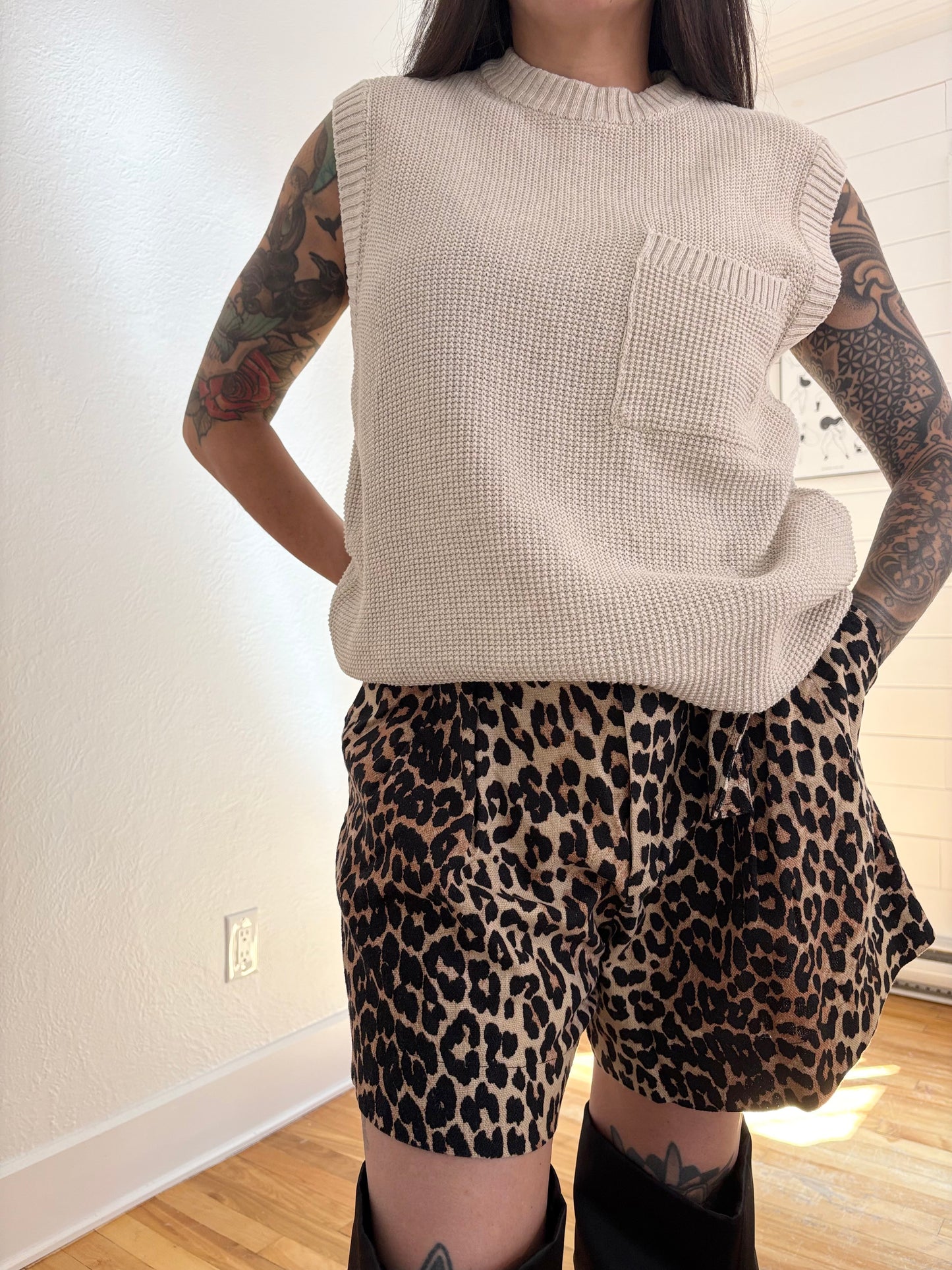 Olive knit sleeveless sweater L/XL