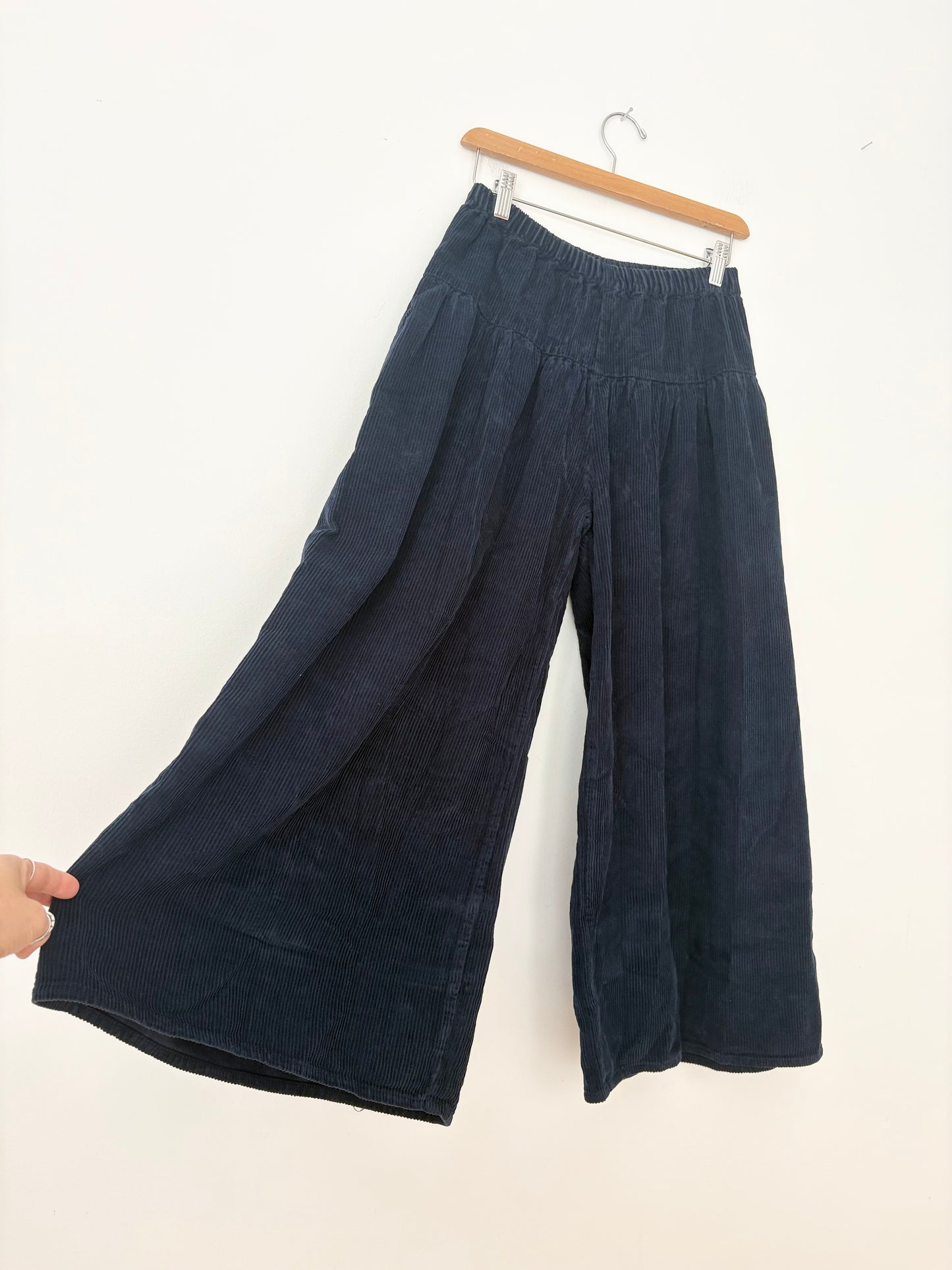 The simple folk corduroy culottes S/M