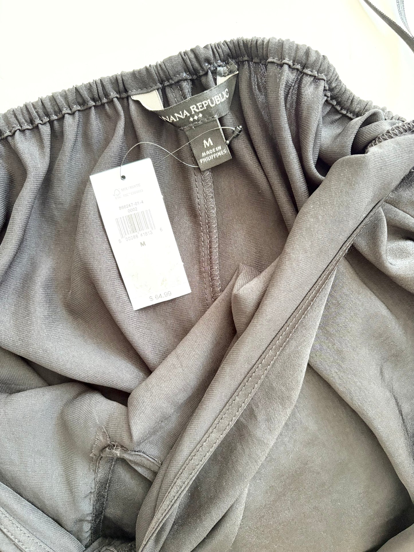 Banana Republic haut satiné à licou Medium