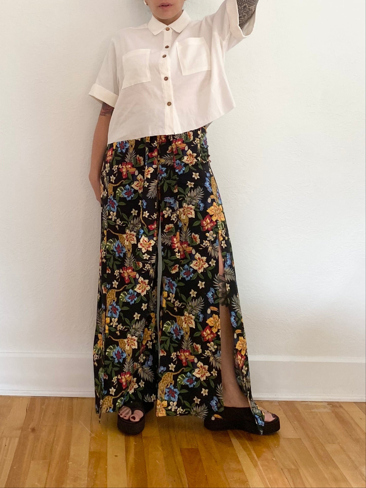 SHORE Bella pants in Prowling tropics Medium