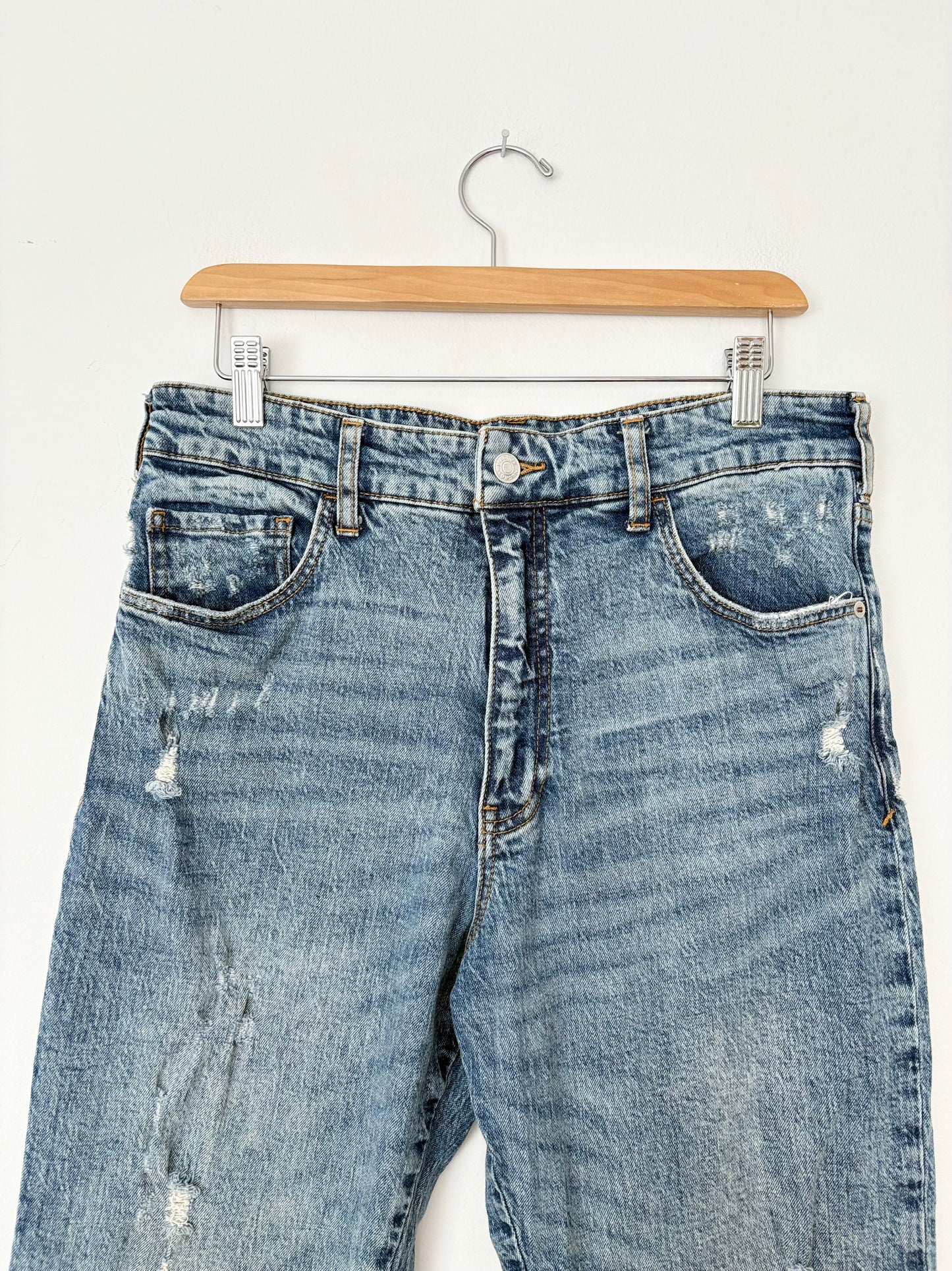 Anthropologie pilcro & the letterpress distressed mom jeans W29