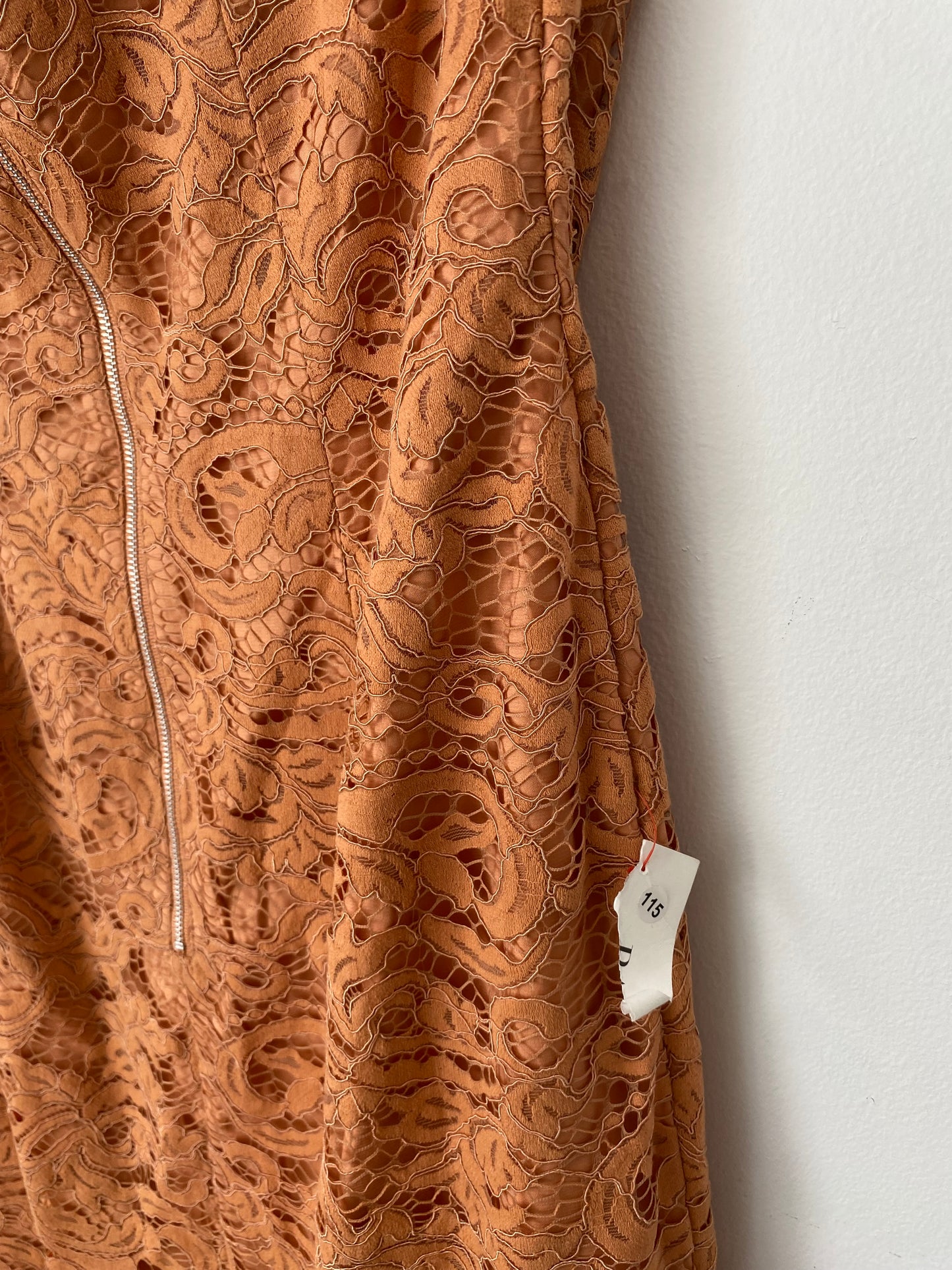 Robe midi croisée en dentelle BARDOT Riviera XL