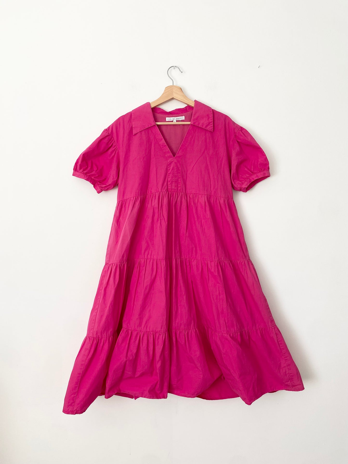 Robe à volants et manches bouffantes de la marque English Factory, taille M