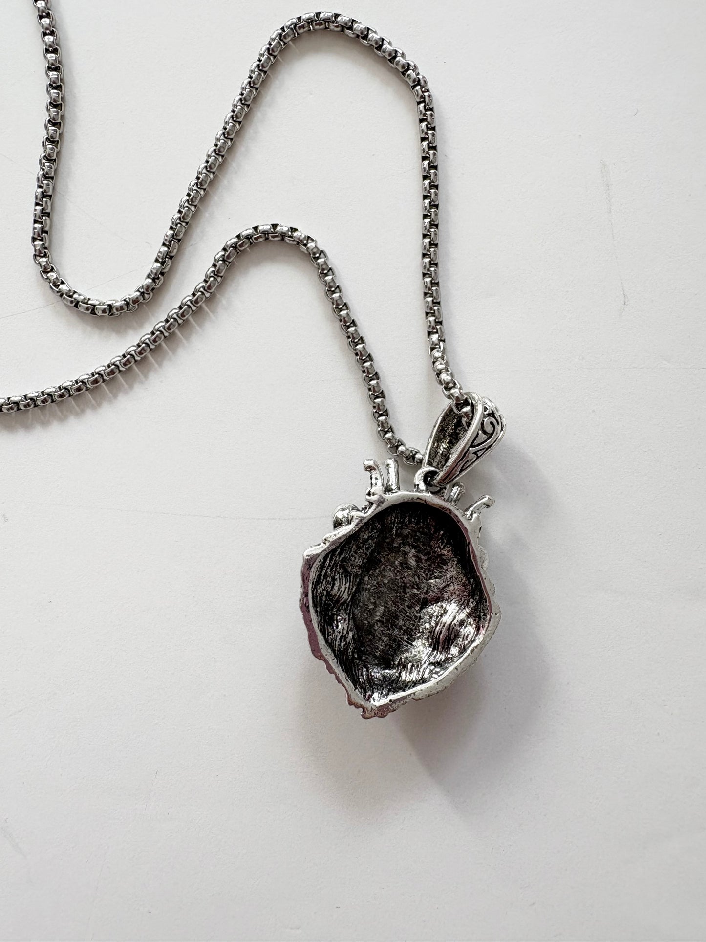 Noir NYC lion silver pendant necklace