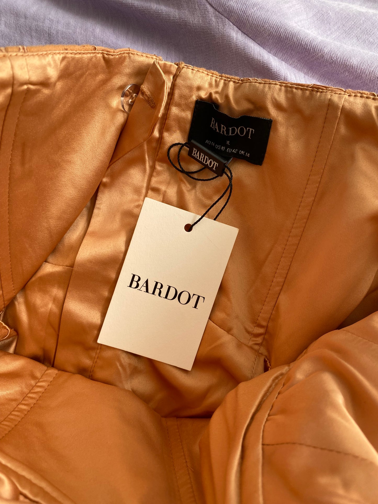 Robe midi croisée en dentelle BARDOT Riviera XL