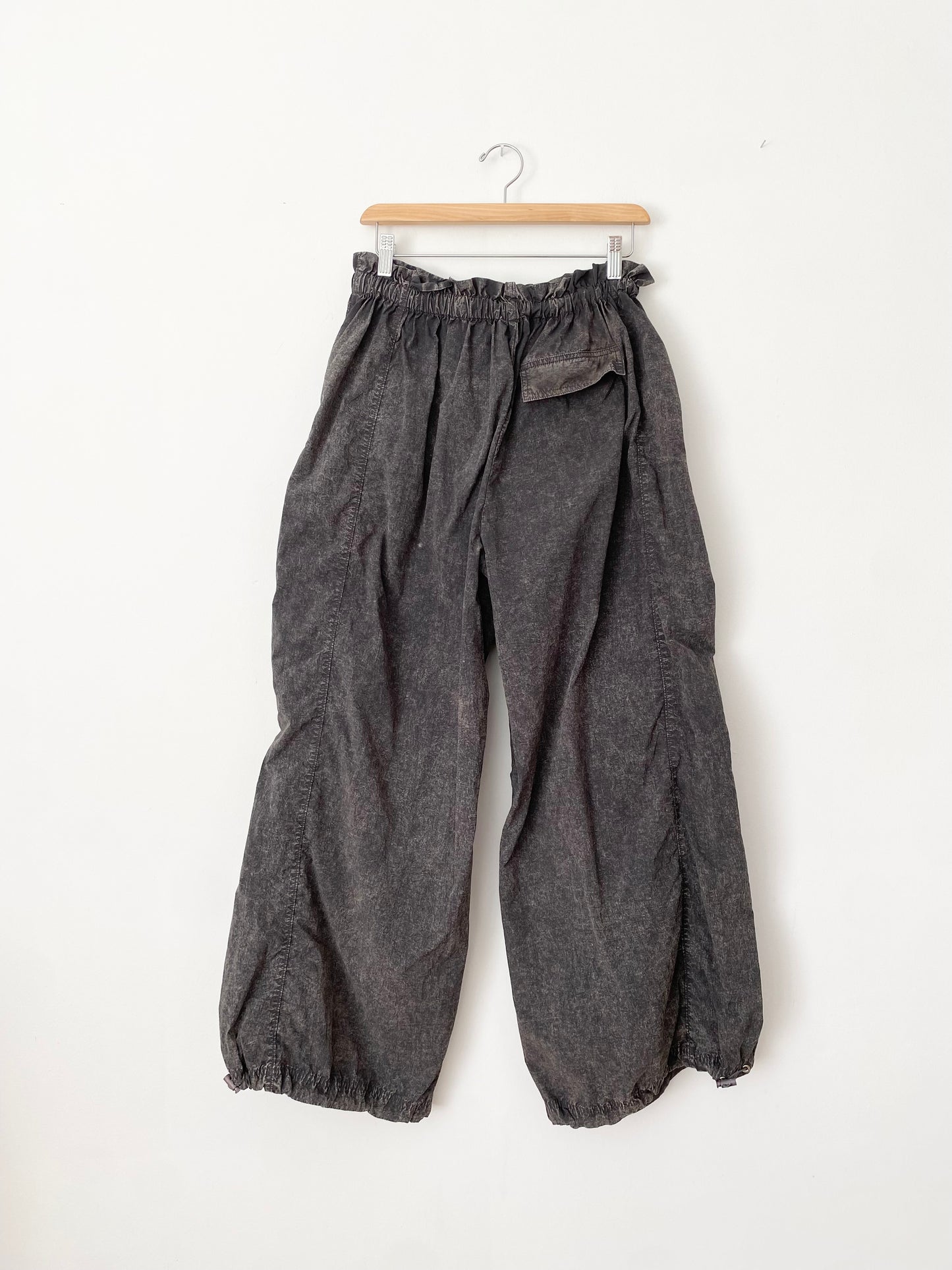 Pantalon parachute délavé à l'acide Urban Outfitters M/L