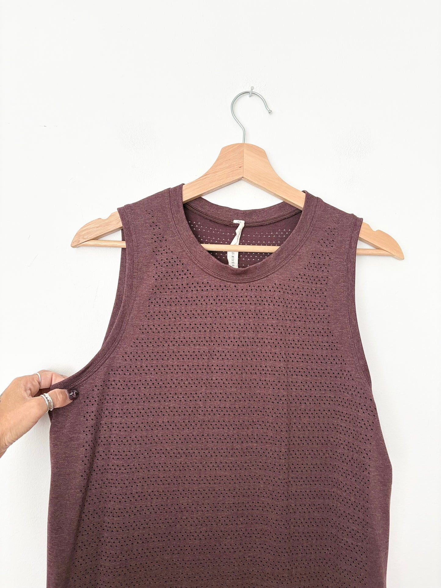 Lululemon Breeze by muscle tank size 8