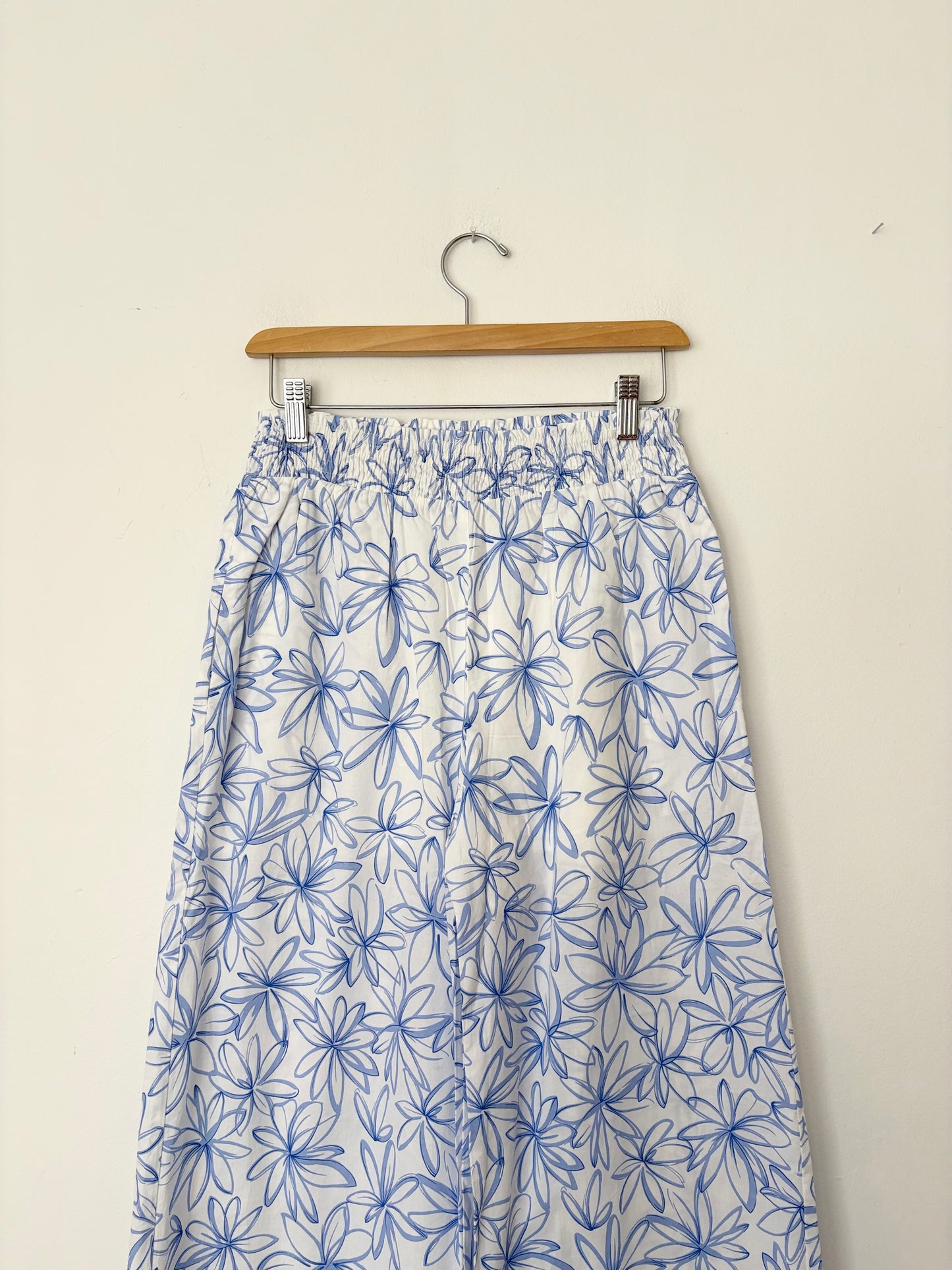 NIA wide leg floral pants Medium