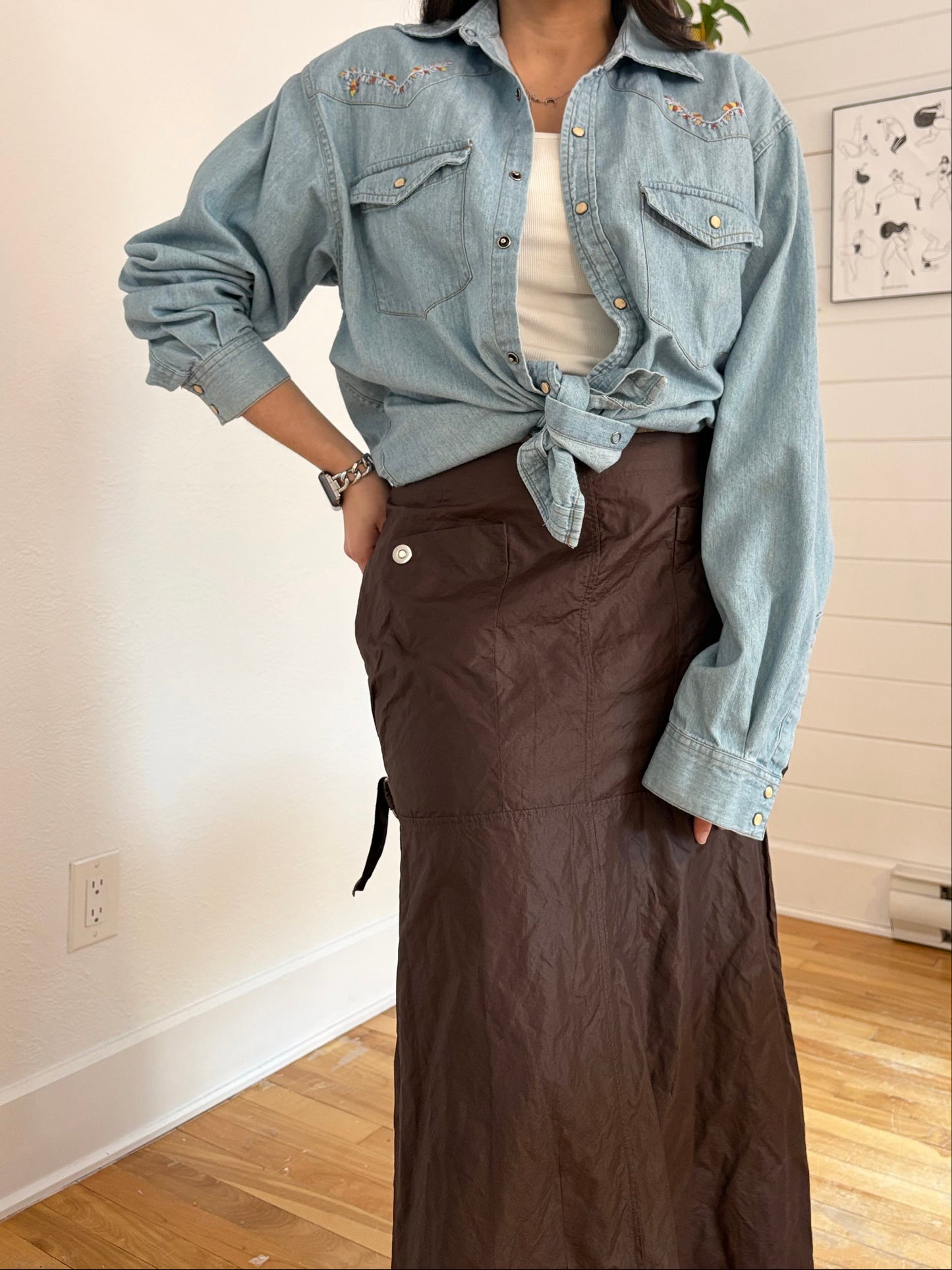 Surchemise en jean vintage délavé clair brodé, taille M/L