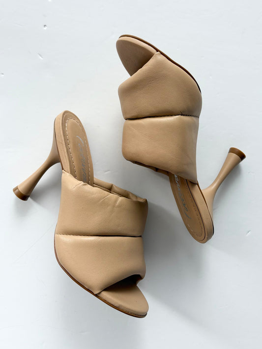 L'intervalle padded heeled sandal US5