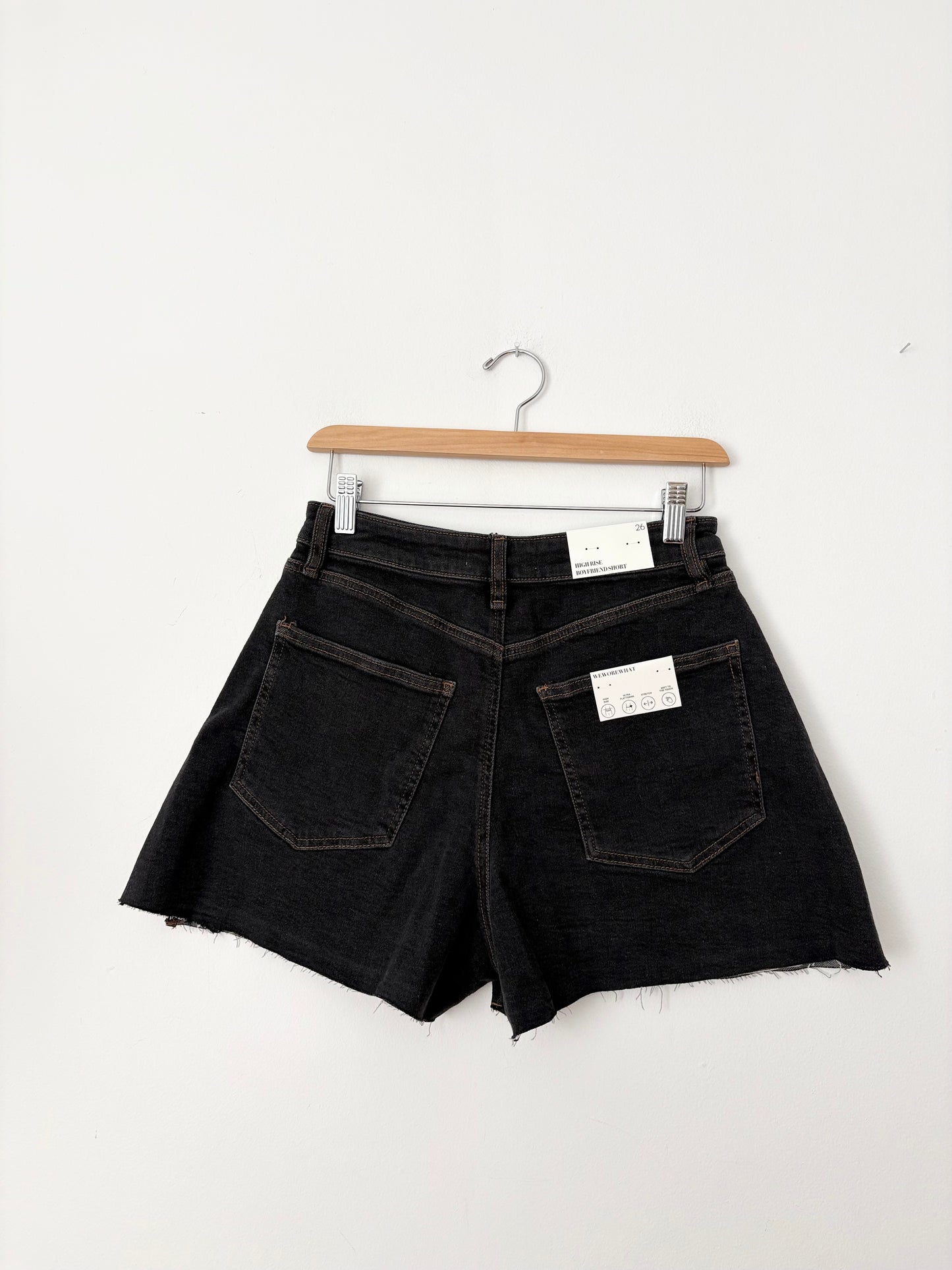 Weworewhat High rise boyfriend shorts W26