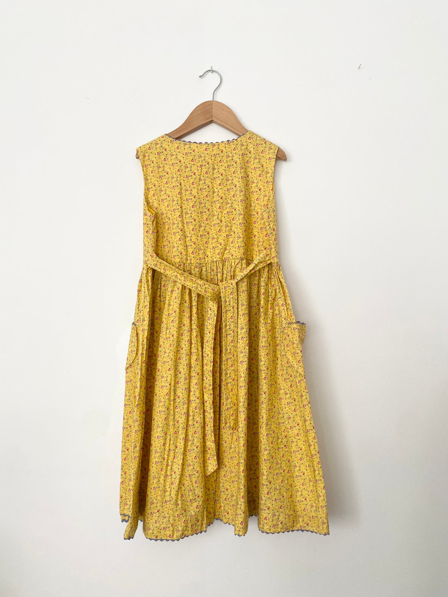 Vintage floral dress 8/9