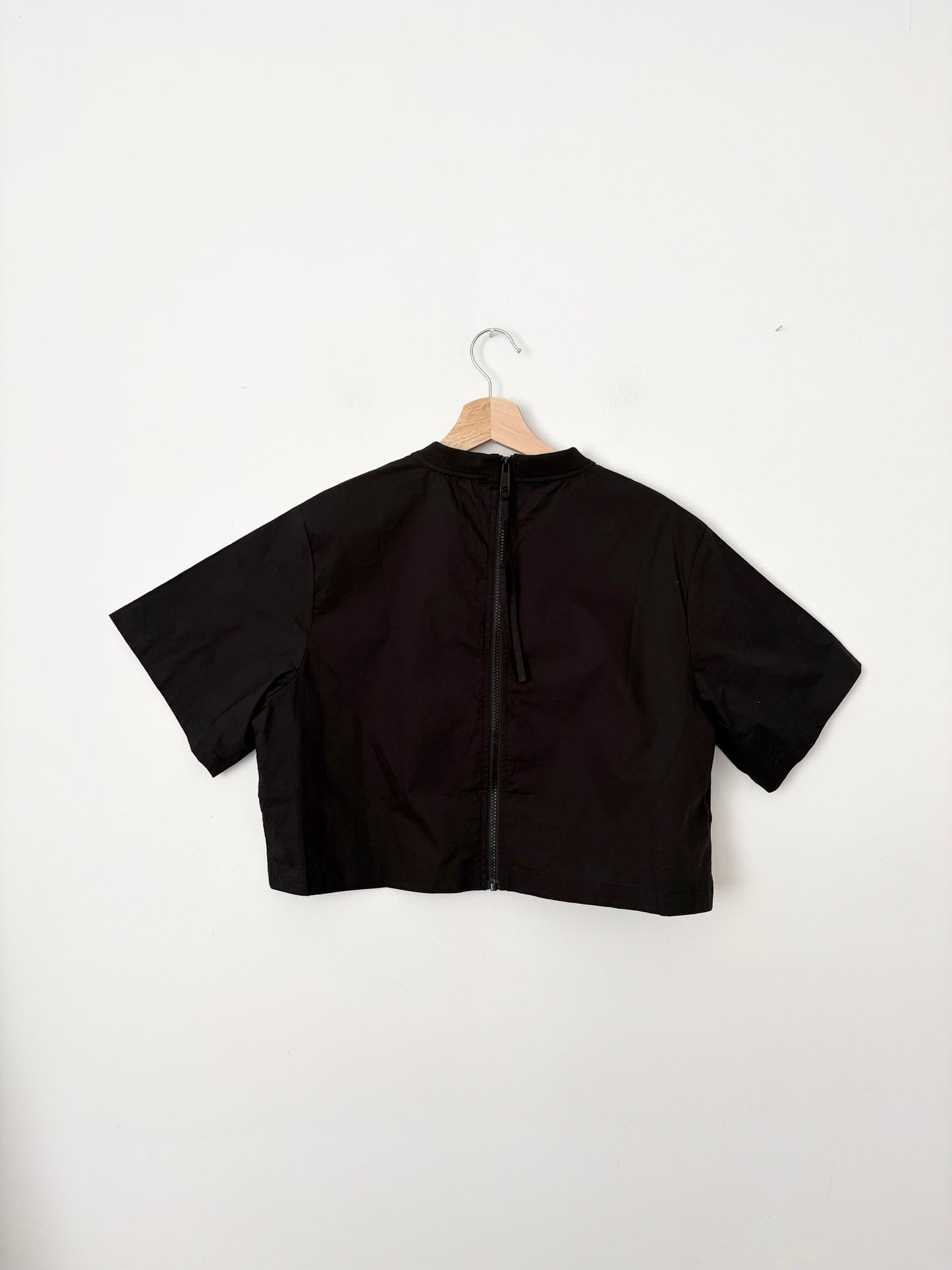 Haut à manches courtes et fermeture éclair au dos Steve Madden, taille M