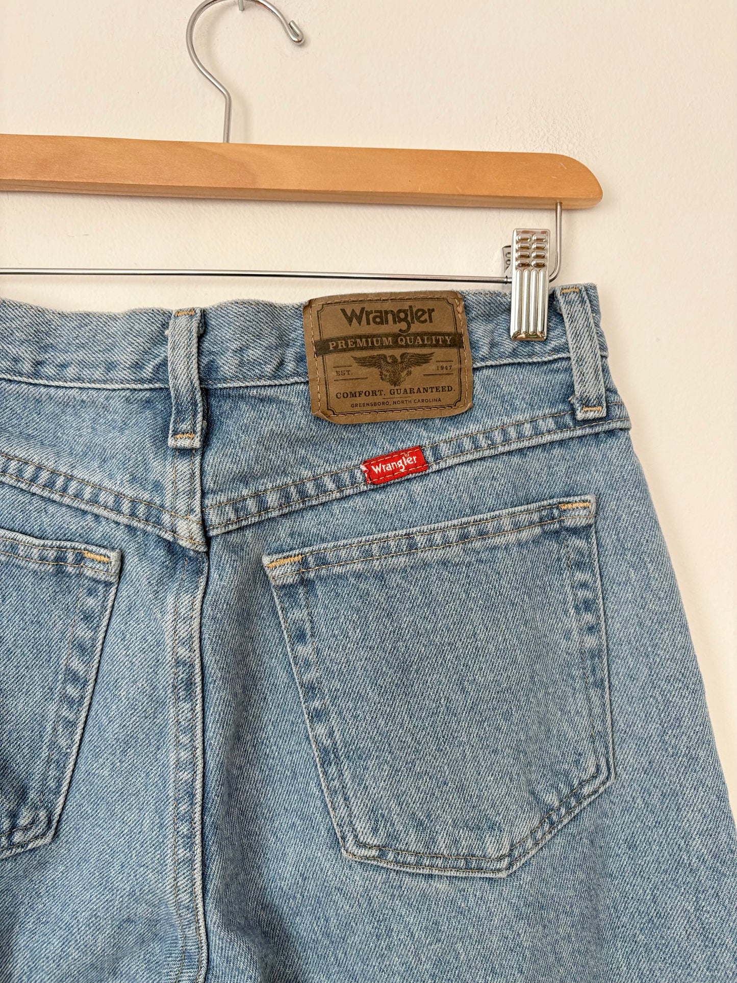 Vintage Wrangler mid rise straight leg jeans W26