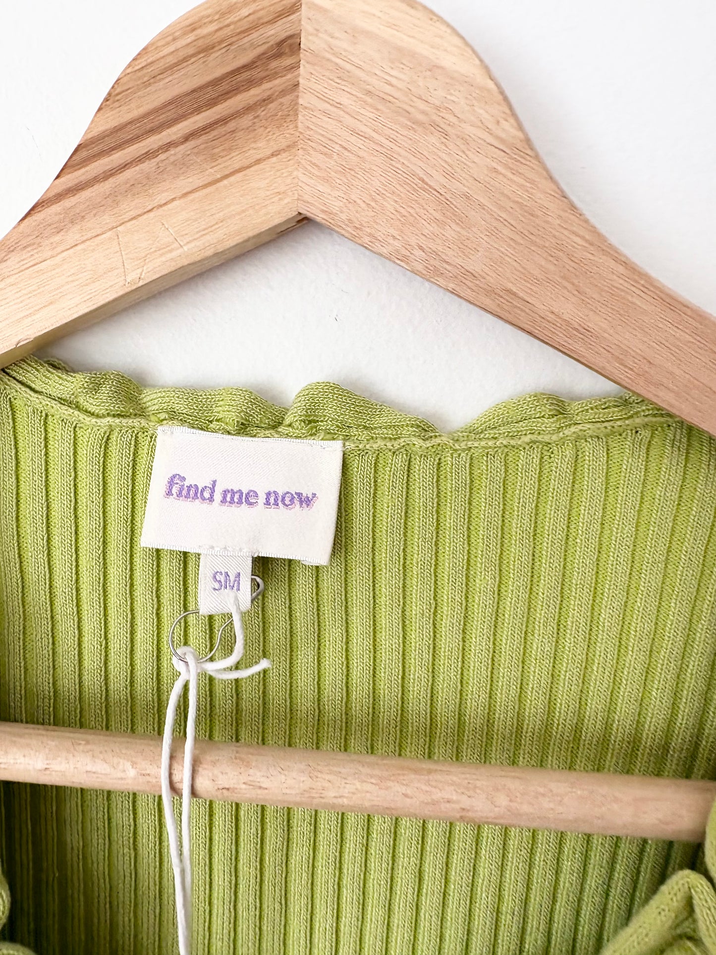 Trouvez-moi maintenant le cardigan en maille volanté vert Charlie S/M