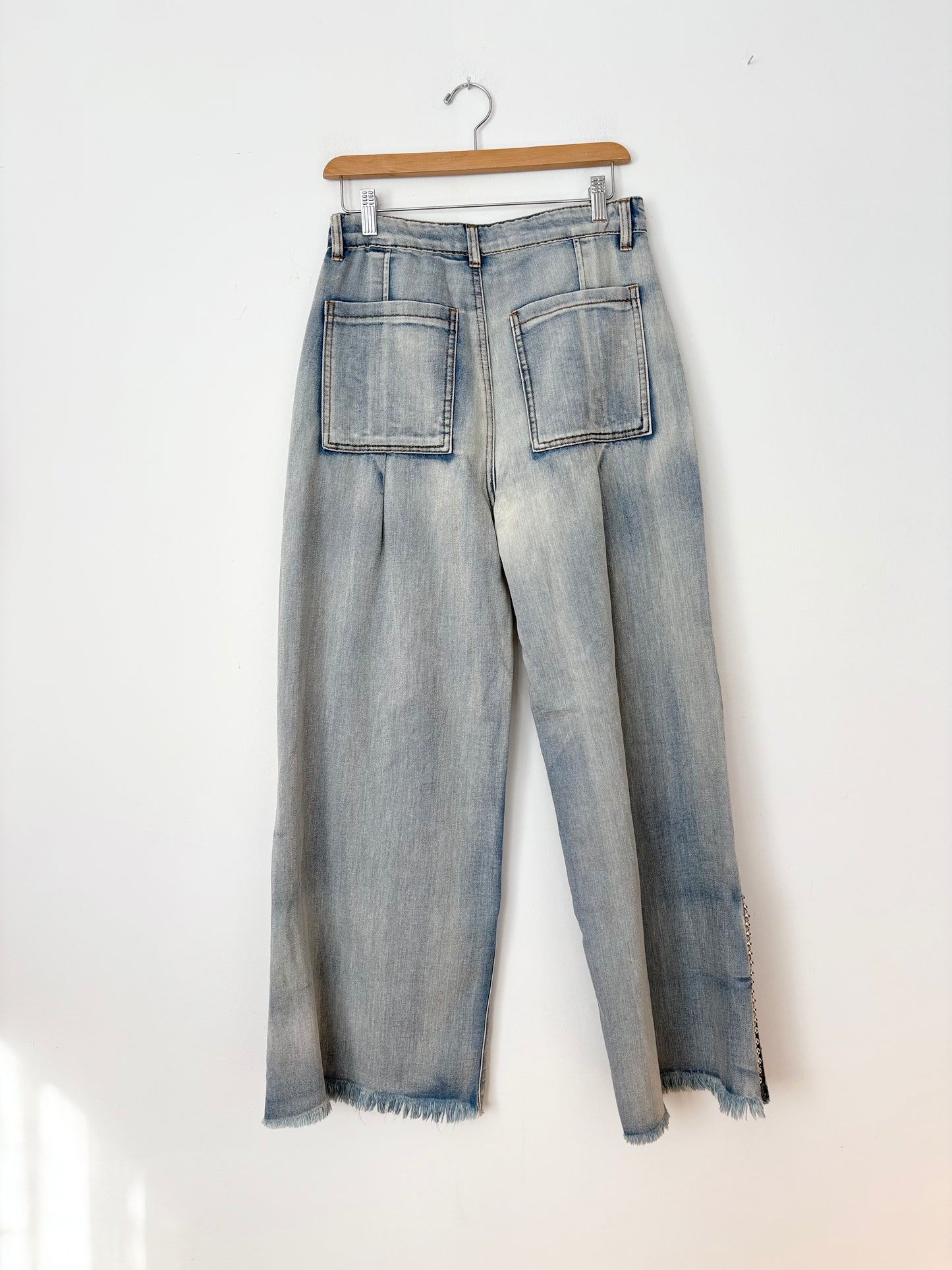 POL wide leg studded pleated jeans Medium