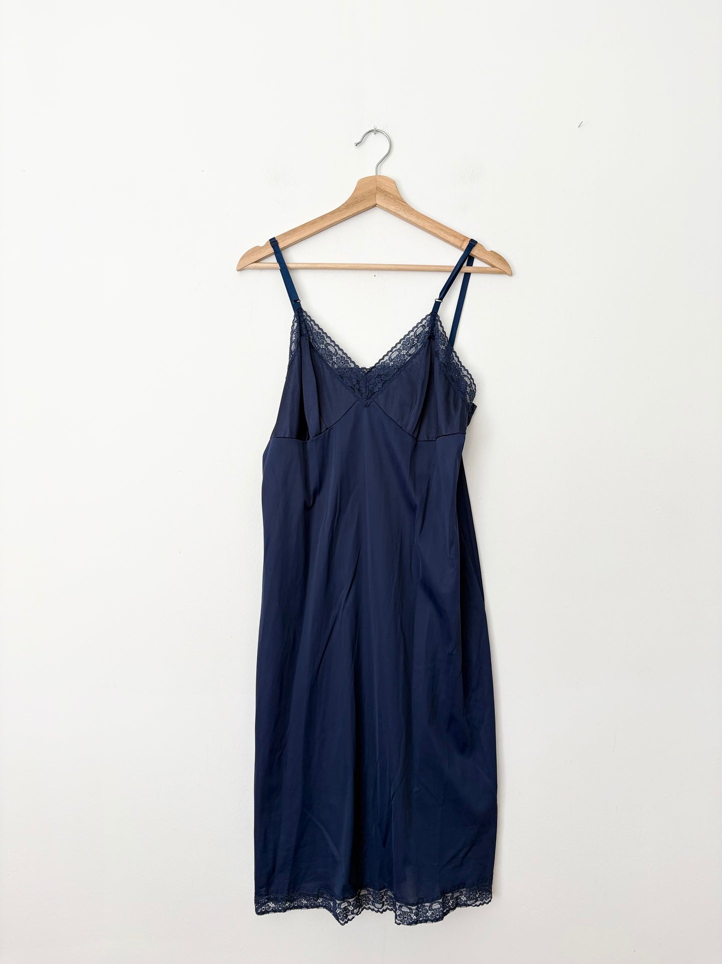 Robe nuisette vintage Vanity Fair en dentelle, taille large