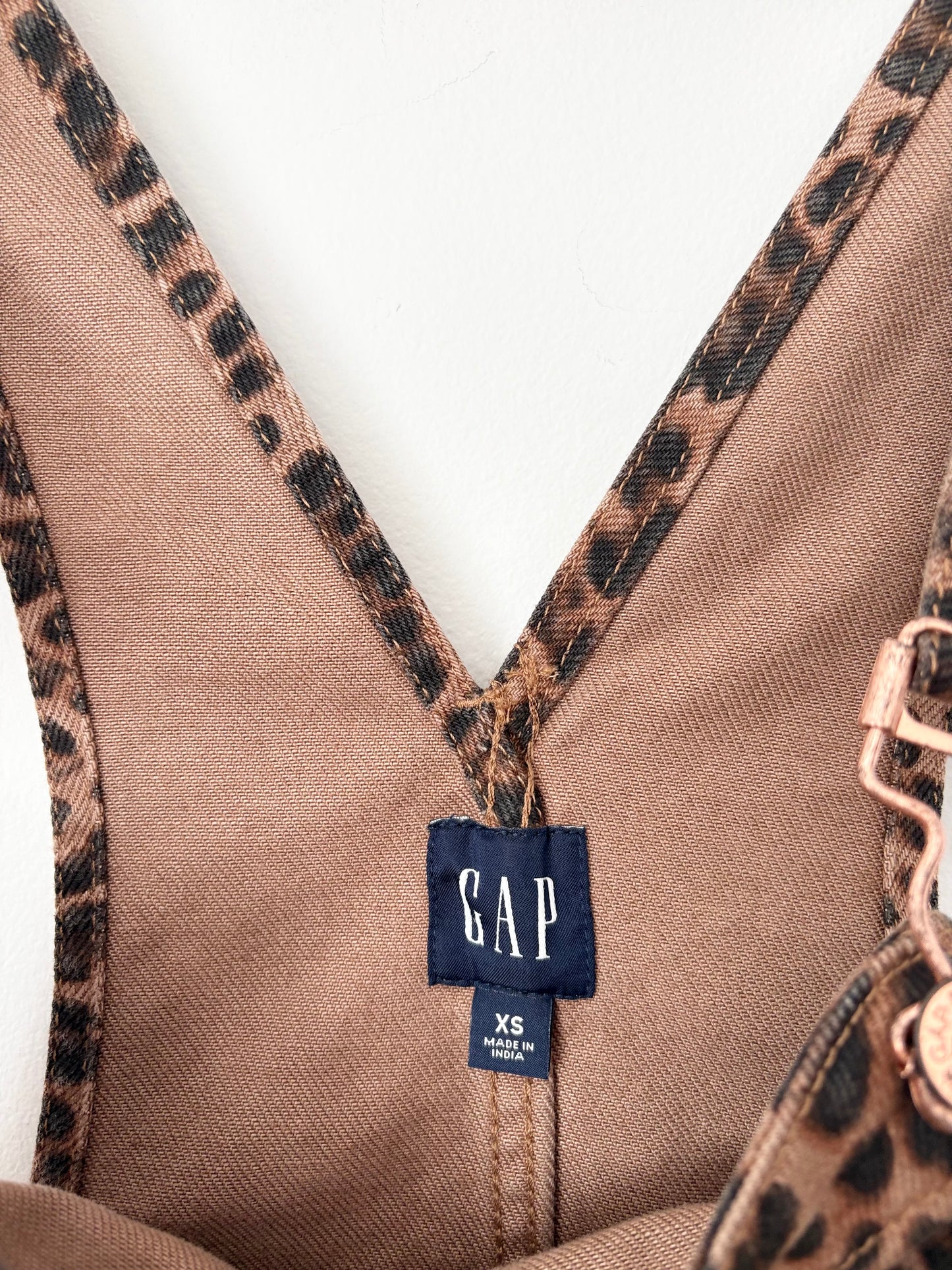 Gap leopard denim horseshoe overalls XS/S